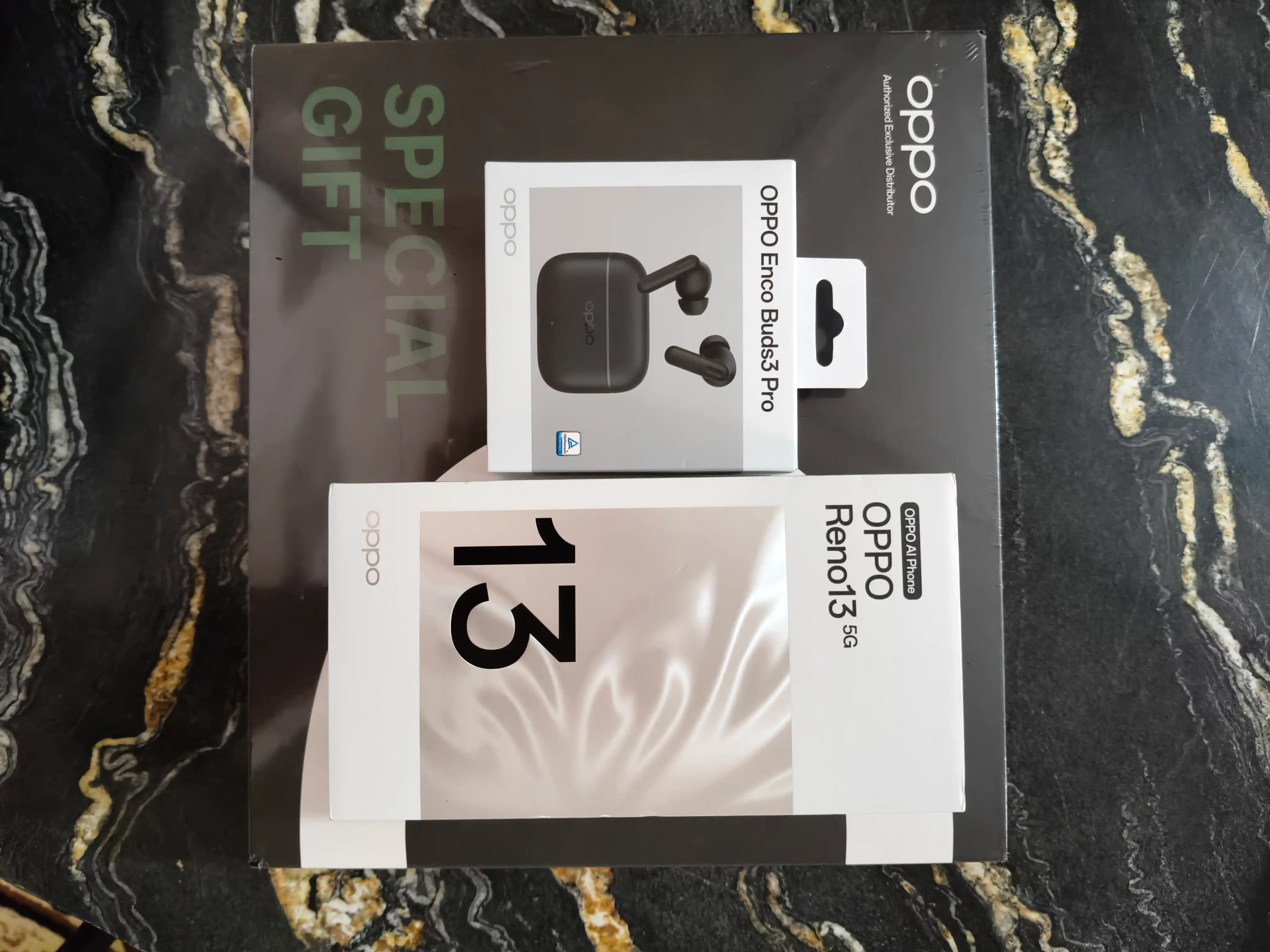 Смартфон Oppo Reno 13 5G 12/512 ГБ, Белый/Индиго, 1 год гарантии