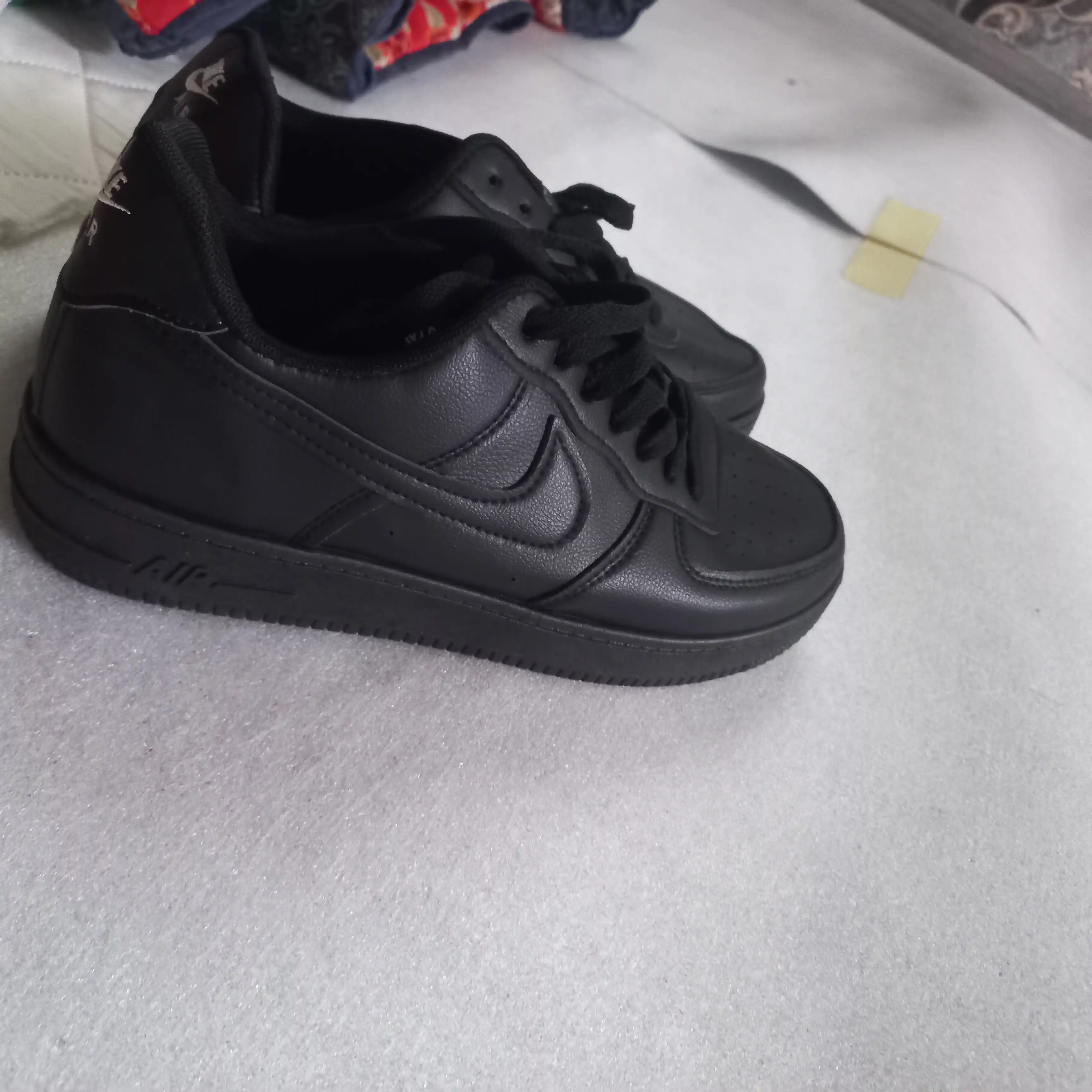 Erkaklar va Ayollar uchun universal sport krossovkalari NIKE AIR FORCE 36-44