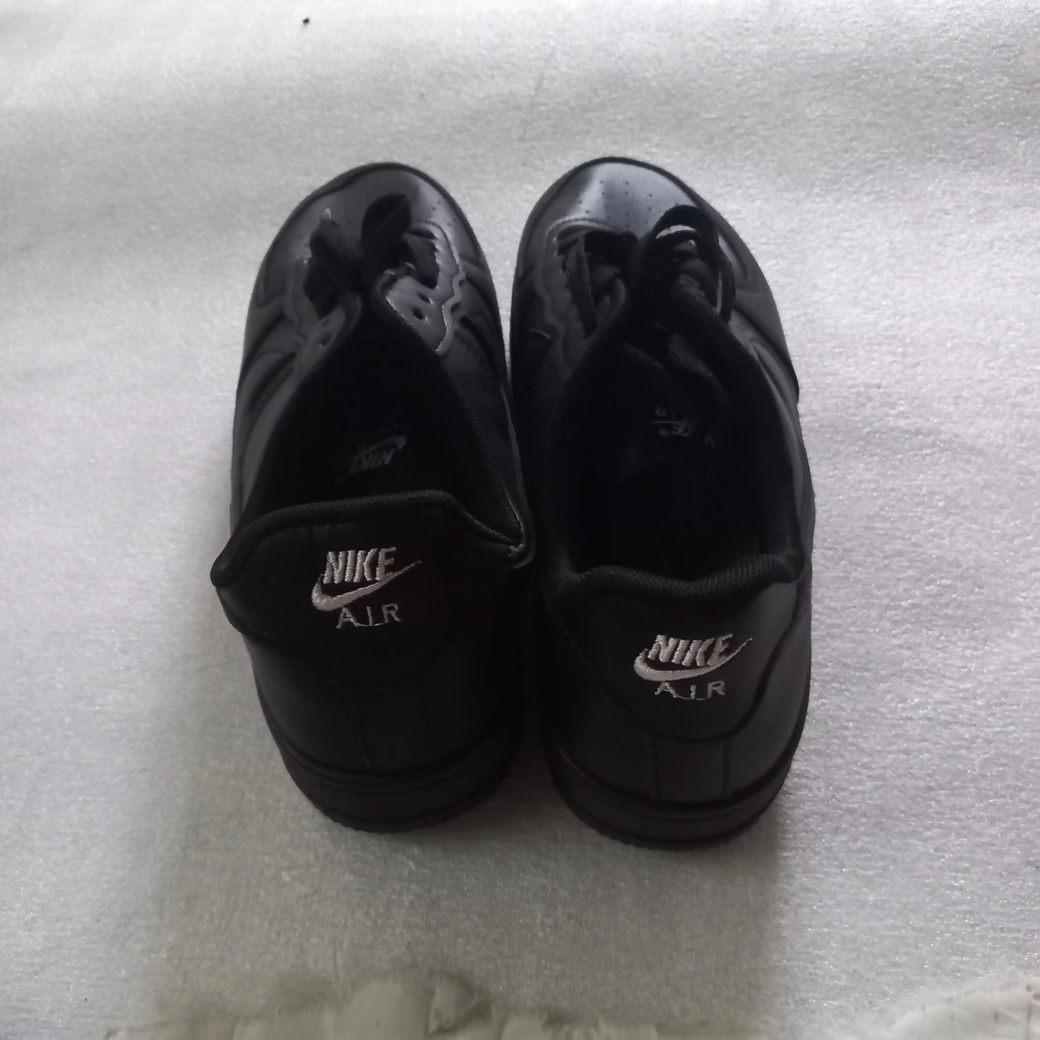 Erkaklar va Ayollar uchun universal sport krossovkalari NIKE AIR FORCE 36-44