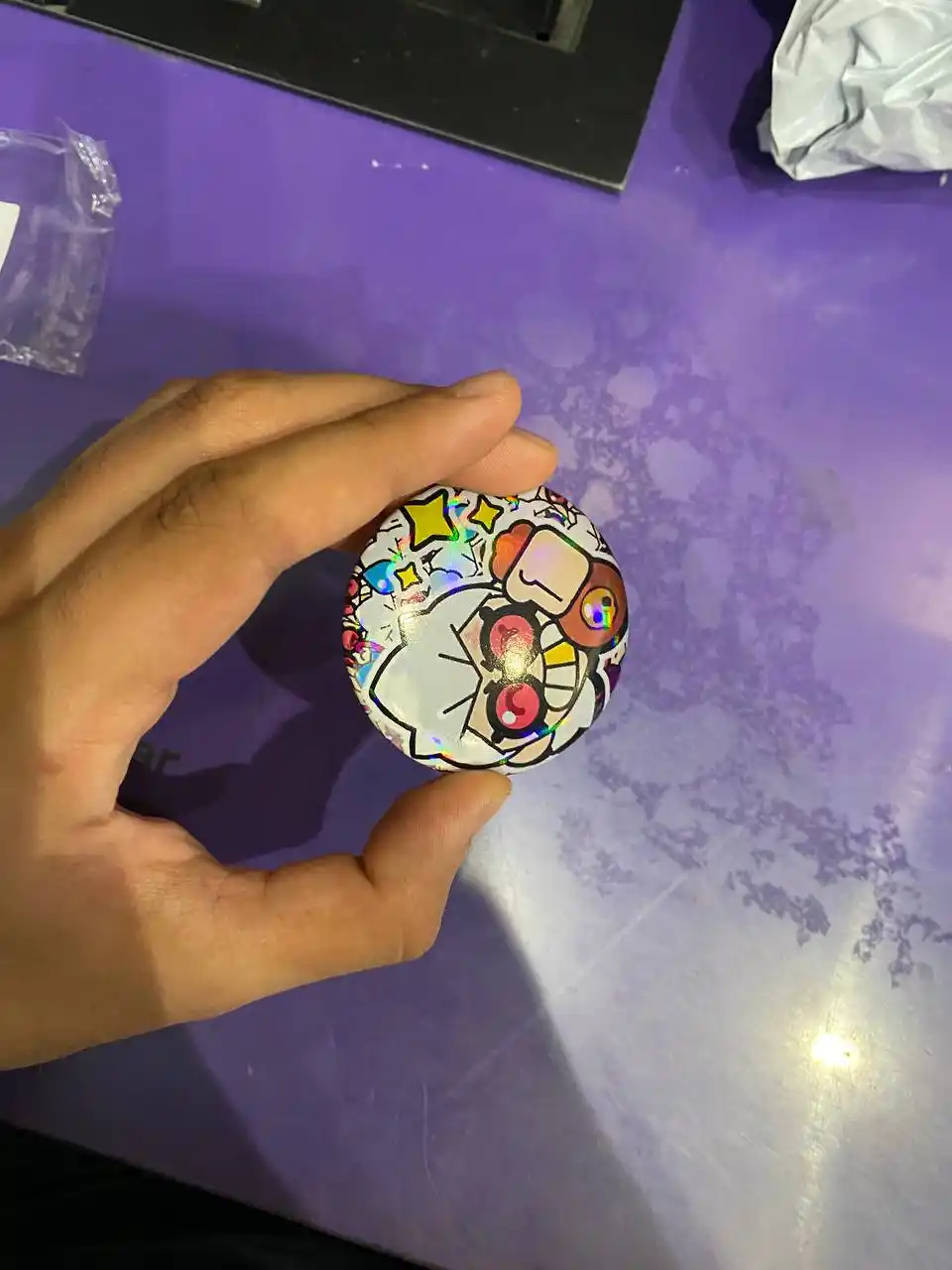 Brawl Stars metall nishoni — mashhur o‘yin qahramonlari tushirilgan dumaloq dekorativ pin