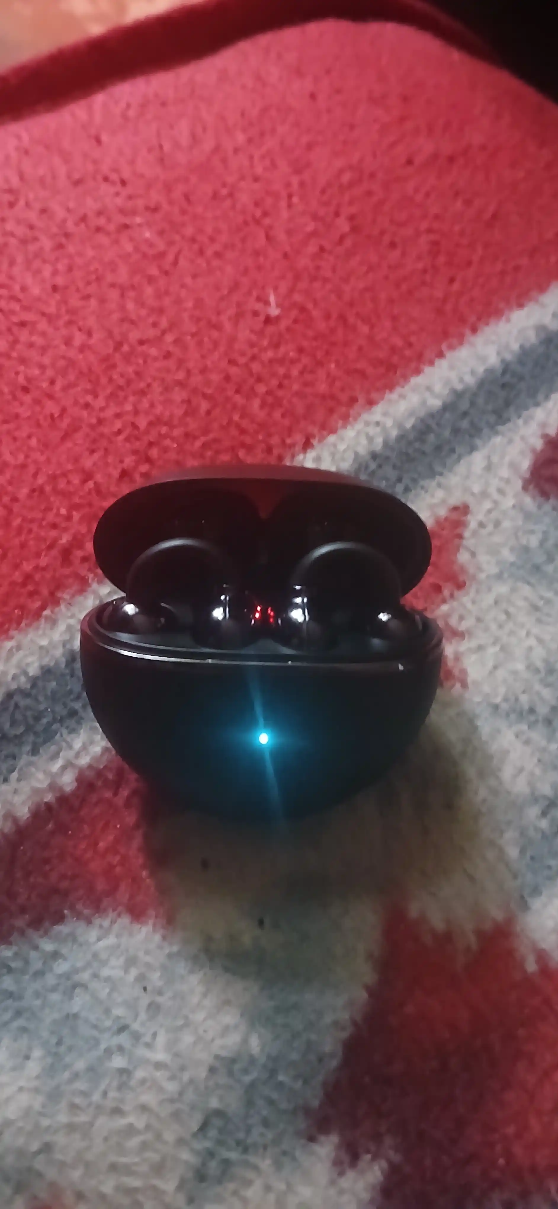 Simsiz Bluetooth quloqchinlar, sensorli boshqaruv va sifatli ovoz bilan