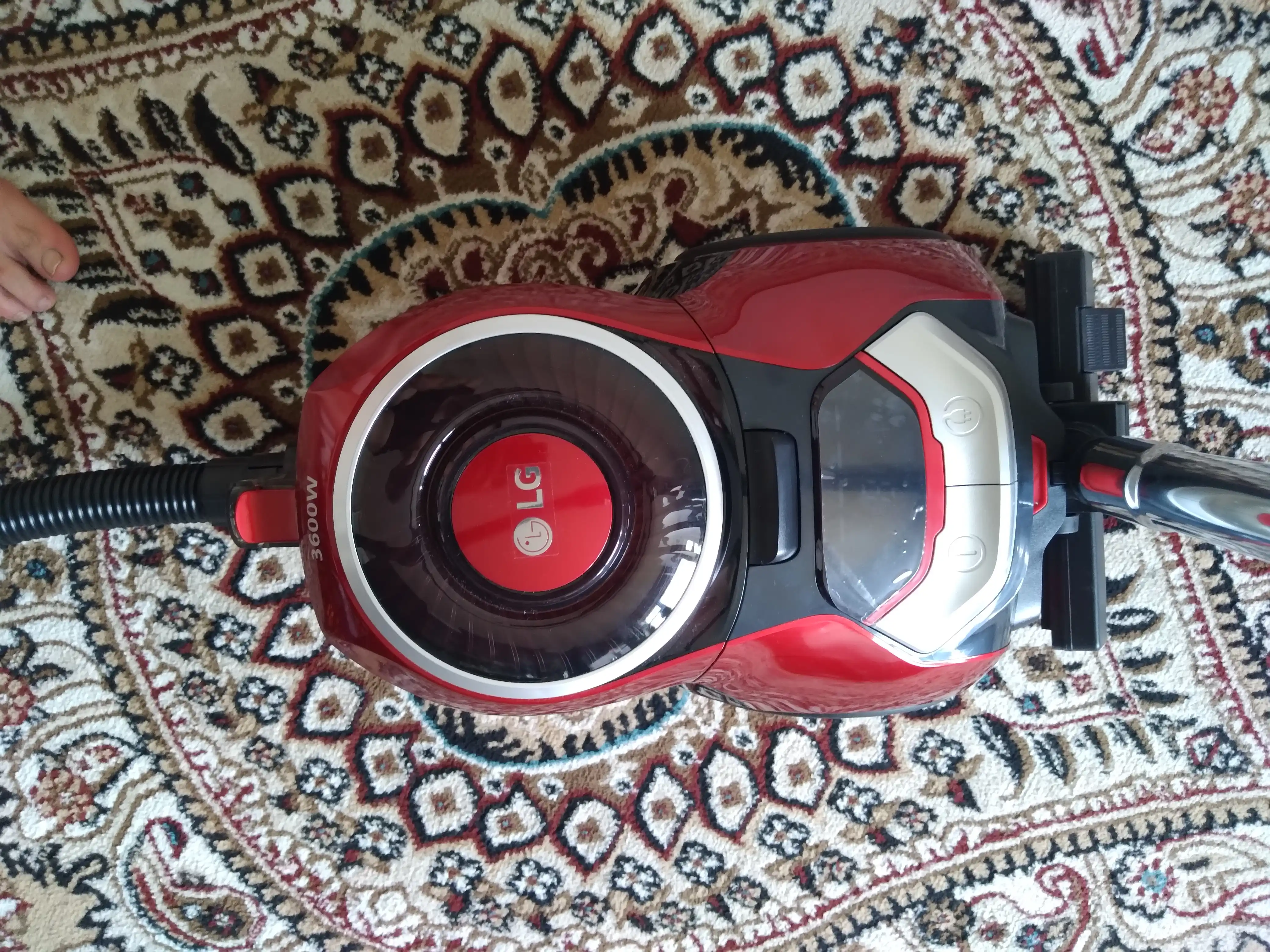 Пылесос LG PowerPro, 3600W, без мешка, 4 л, HEPA фильтр