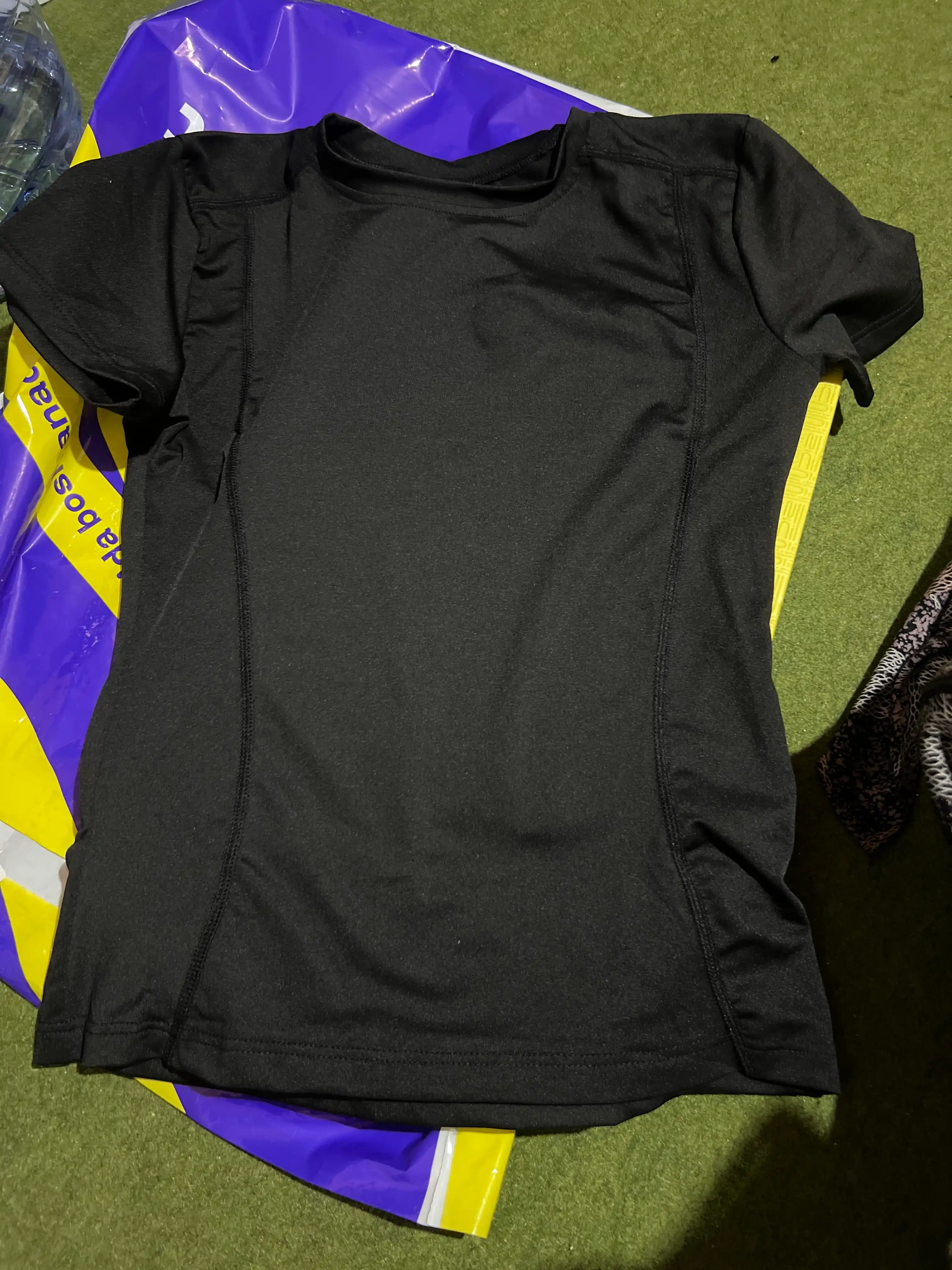 Ayollar uchun slim fit kompression futbolka FITMUSE fitness sport uchun qomatni tortuvchi