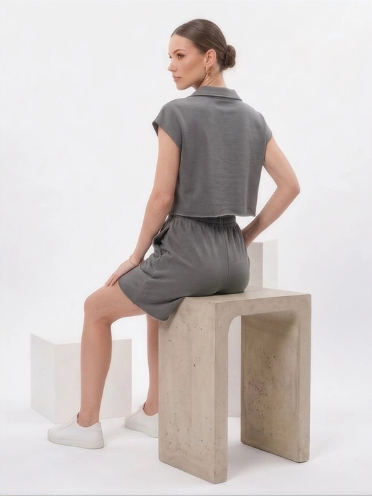 Ayollar yozgi oversize kostyumi — krop polo va bermuda shorti, 100% paxta