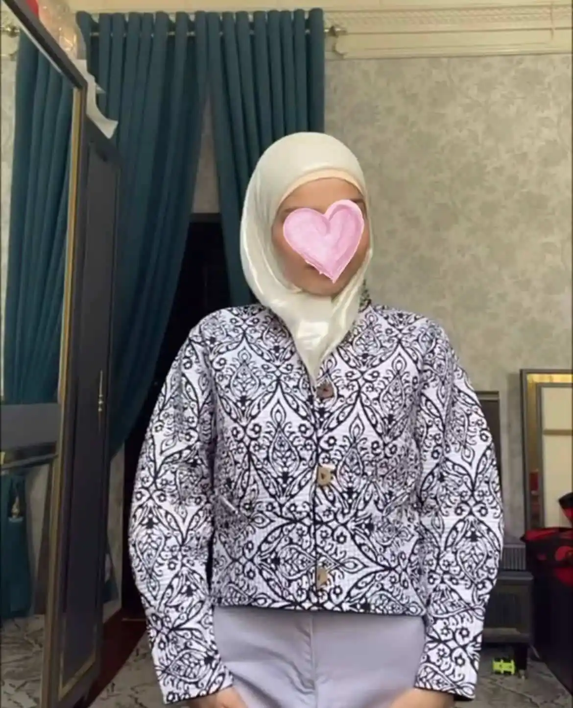 Ayollar kurtkasi, yelpig‘ich, bomber, pidjak, milliy uslub, demisezon