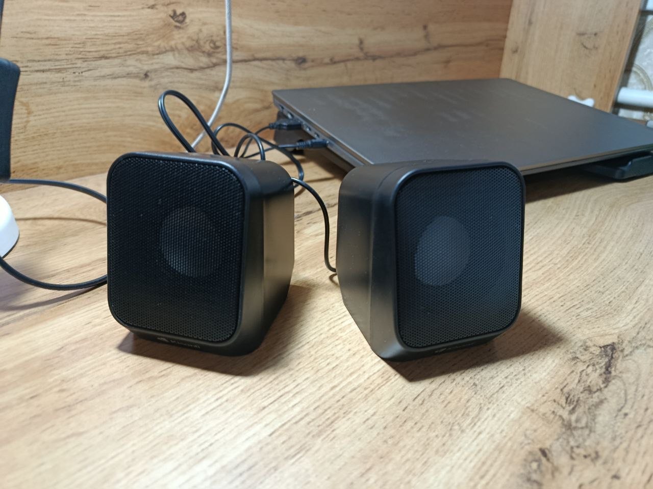 Компьютерные колонки Kisonli A-120 – 6W, 2.0 Stereo, питание от USB