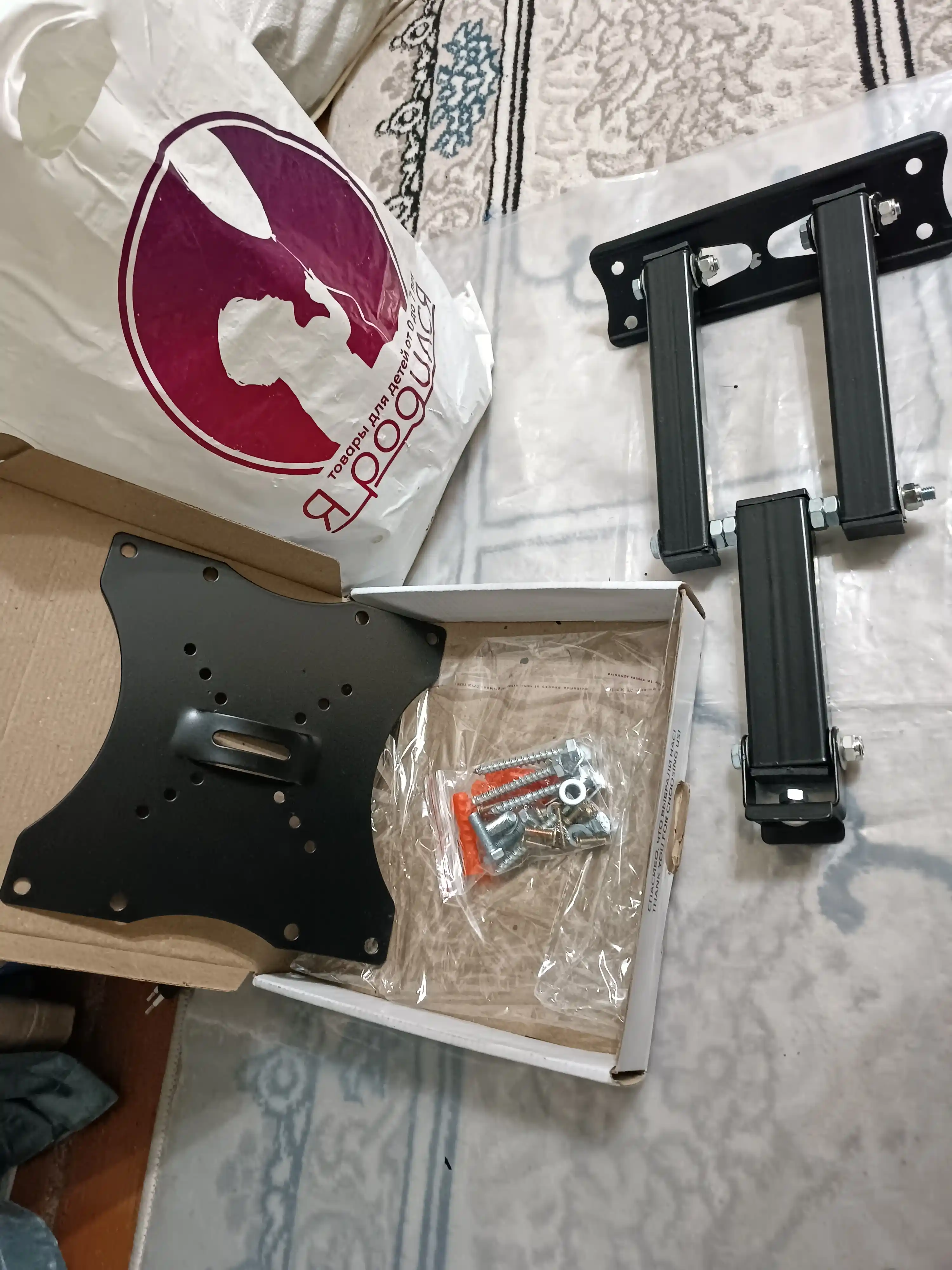 Televizor uchun kronshteyn Innotech Mini 17''-42''