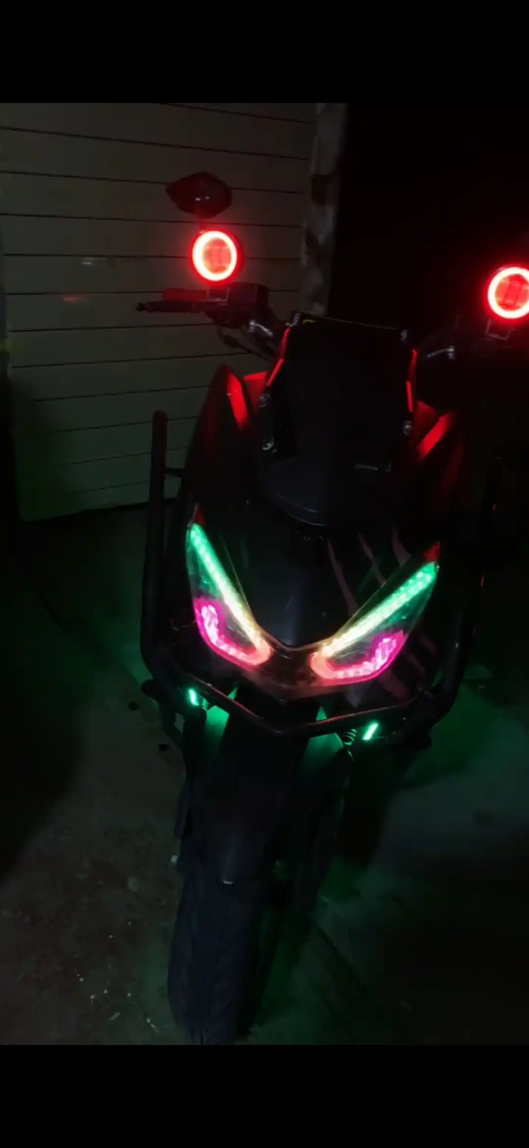 Avtomobil faralari uchun svetadiotli LED lenta, RGB, boshqaruv pulti bilan, 60 sm