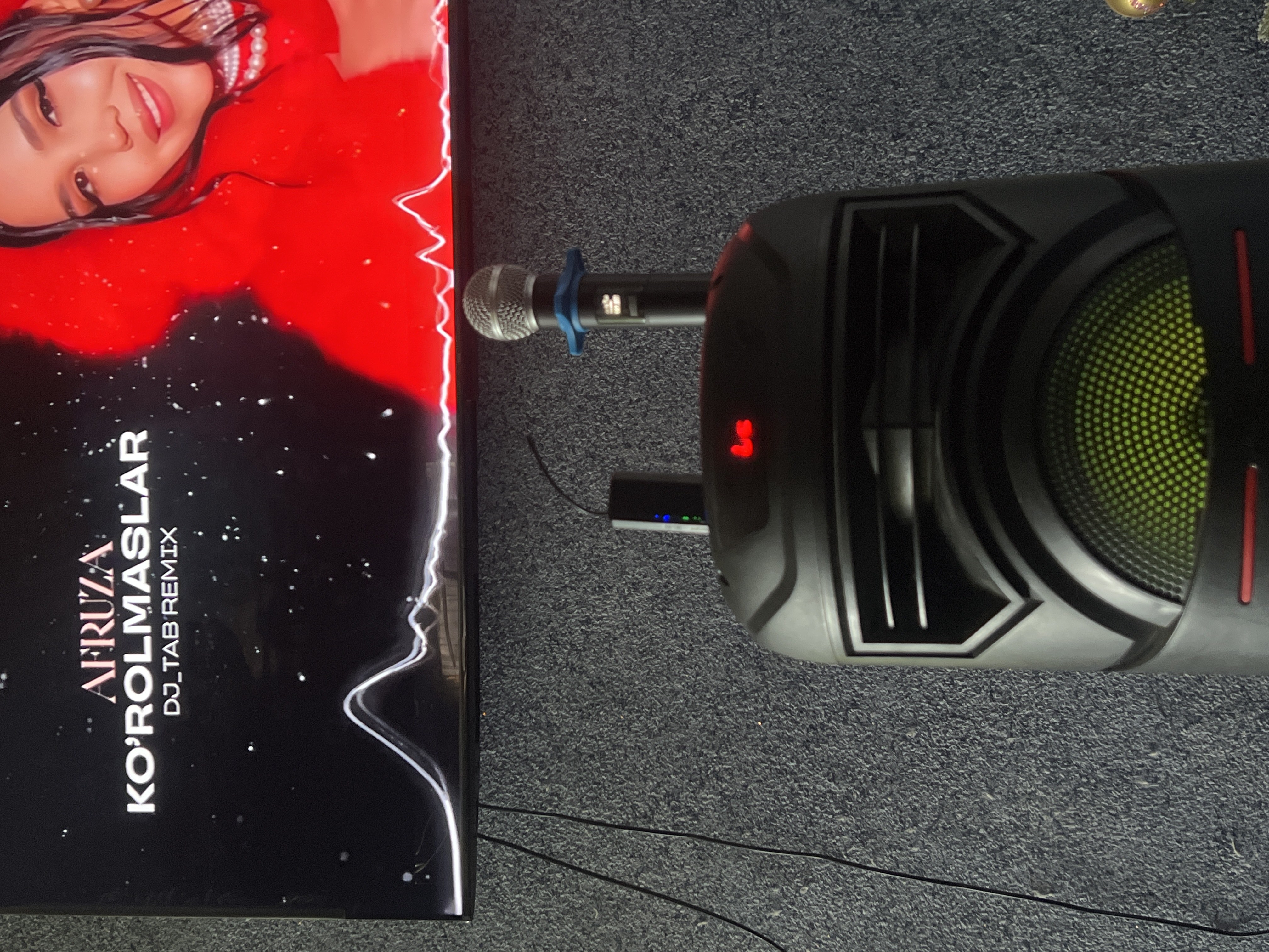 Professional universal simsiz mikrofon karaoke va boshqa kalonkalar uchun +adapter