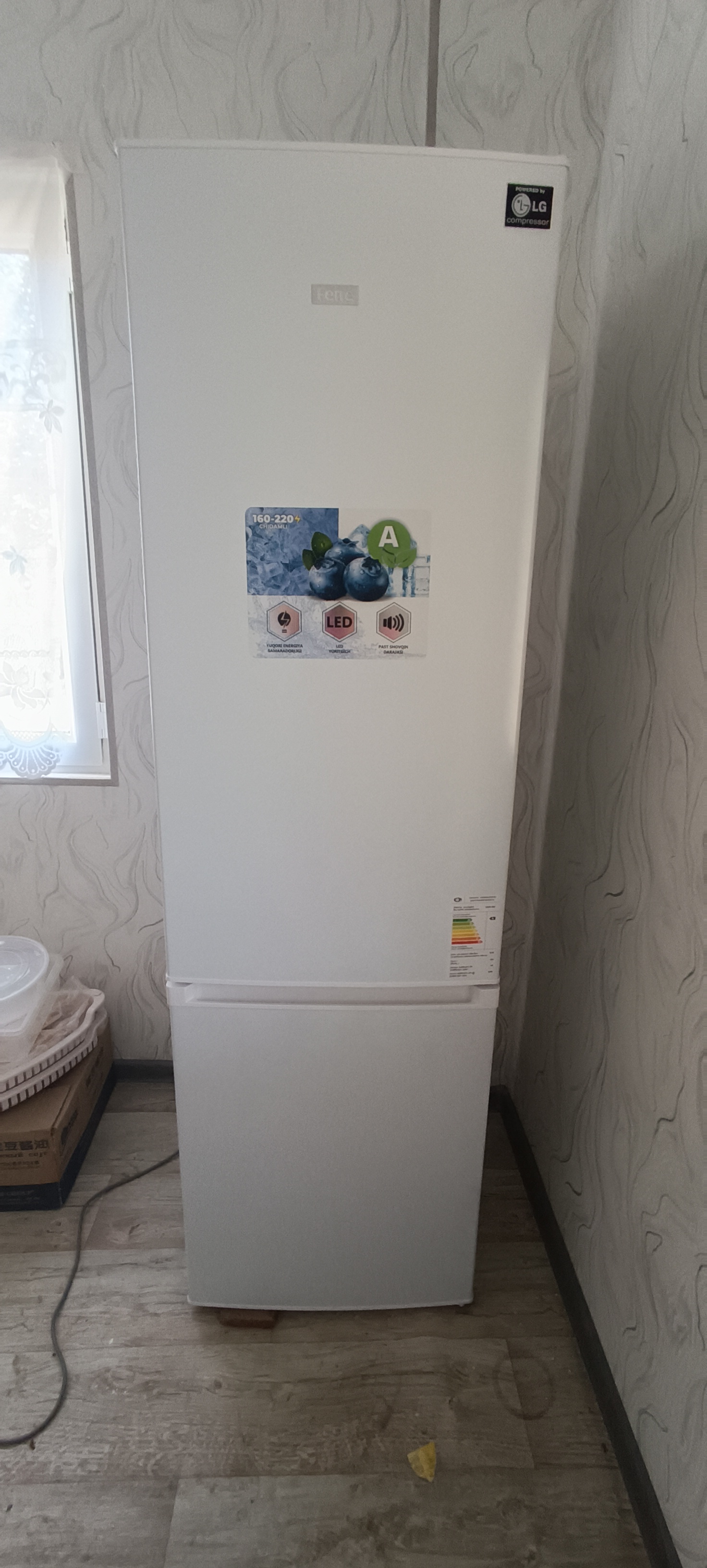 Sovutgich Ferre UCR 365: 290L, LG kompressor, A sinf, balandligi 189 sm, shovqinsiz 41 dB