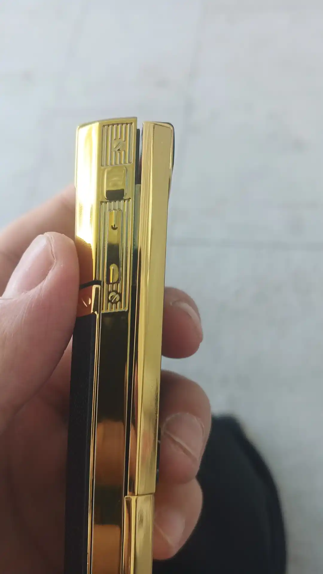 Tugmali telefon Vertu V888Pro Slider