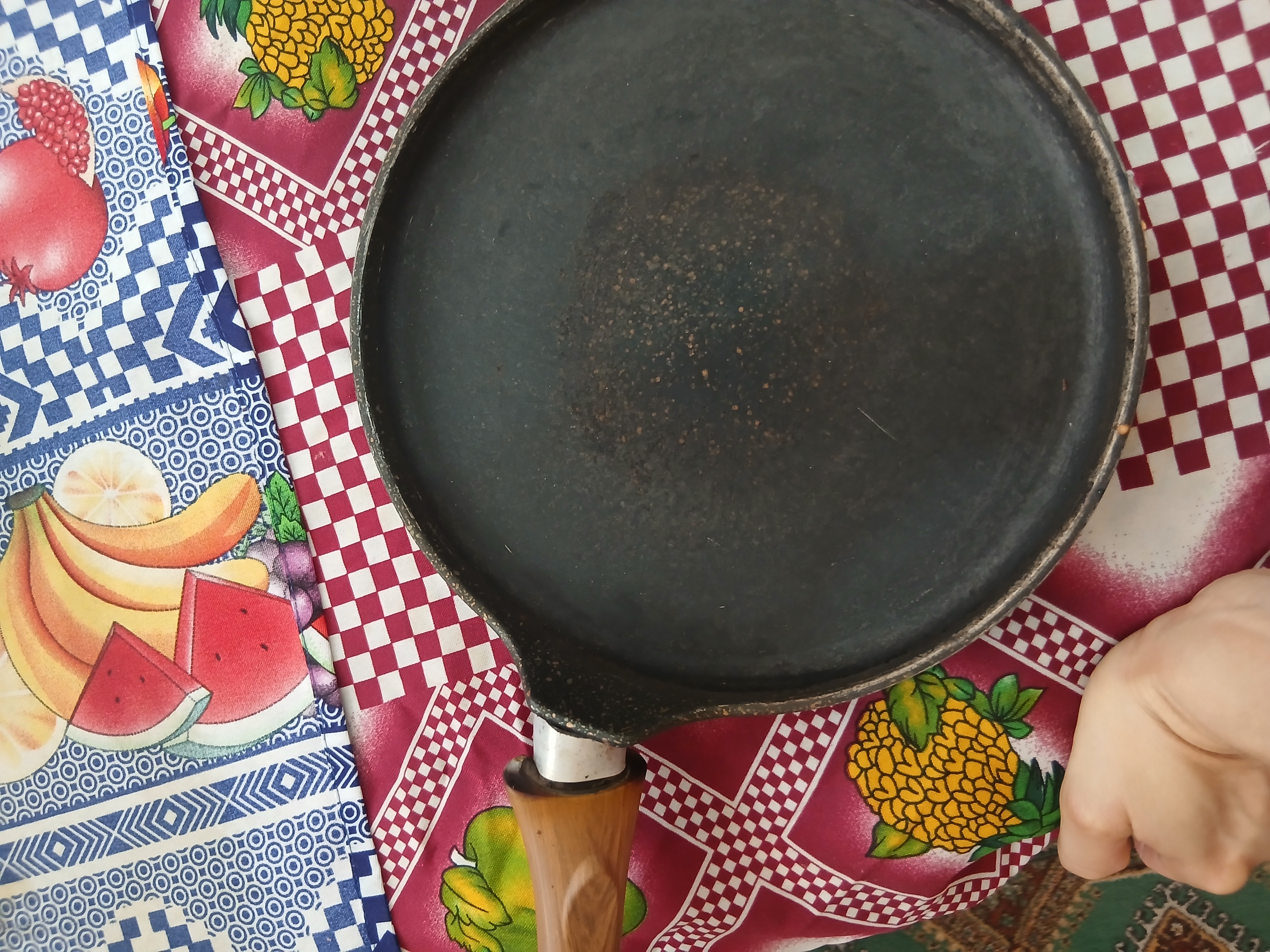 Kukmara Granit Ultra blinchik skovorodkasi, antipiqar qoplama, 22/24 sm, tutqichli