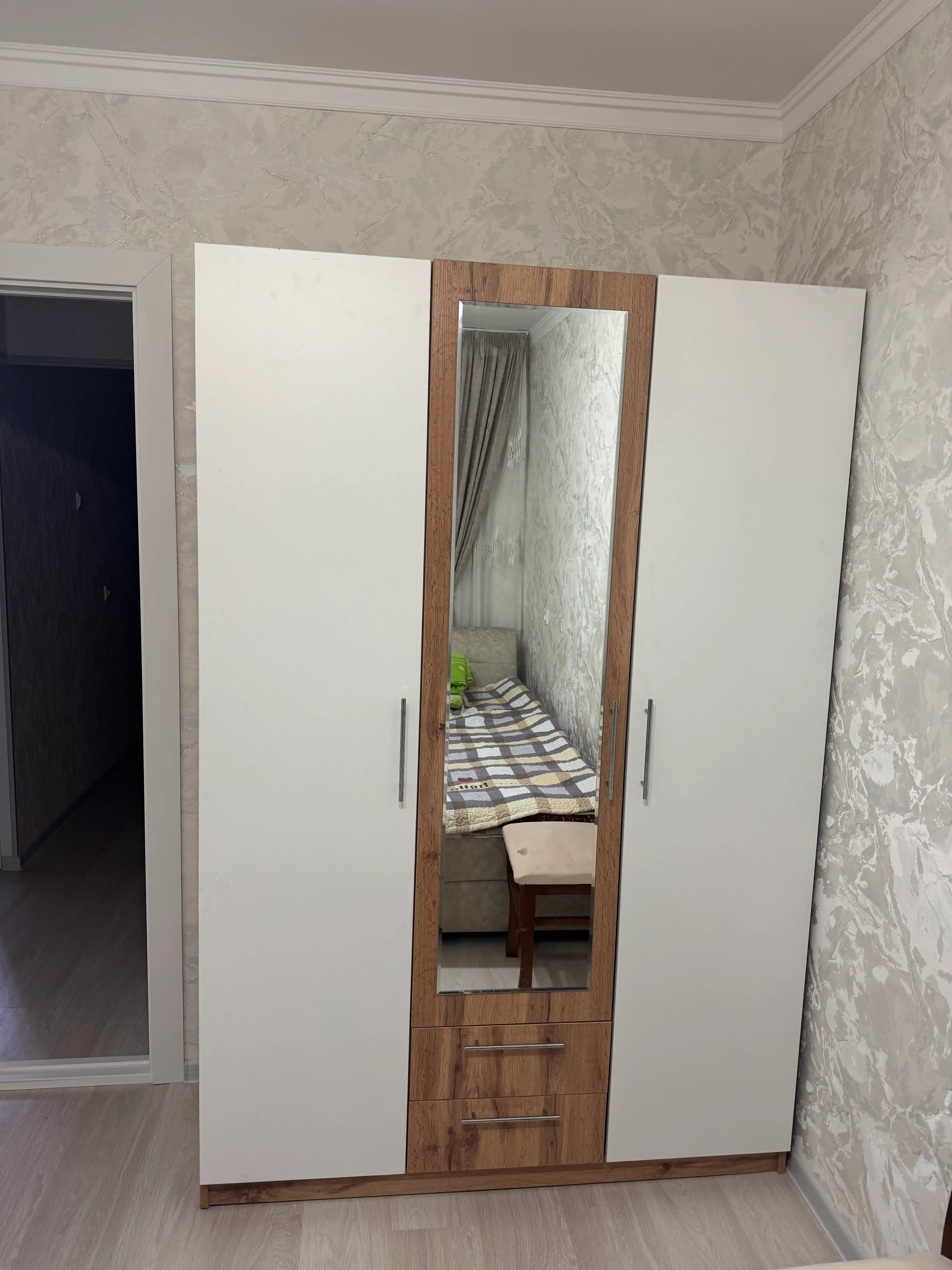 Атлант - трехдверный шкаф для одежды