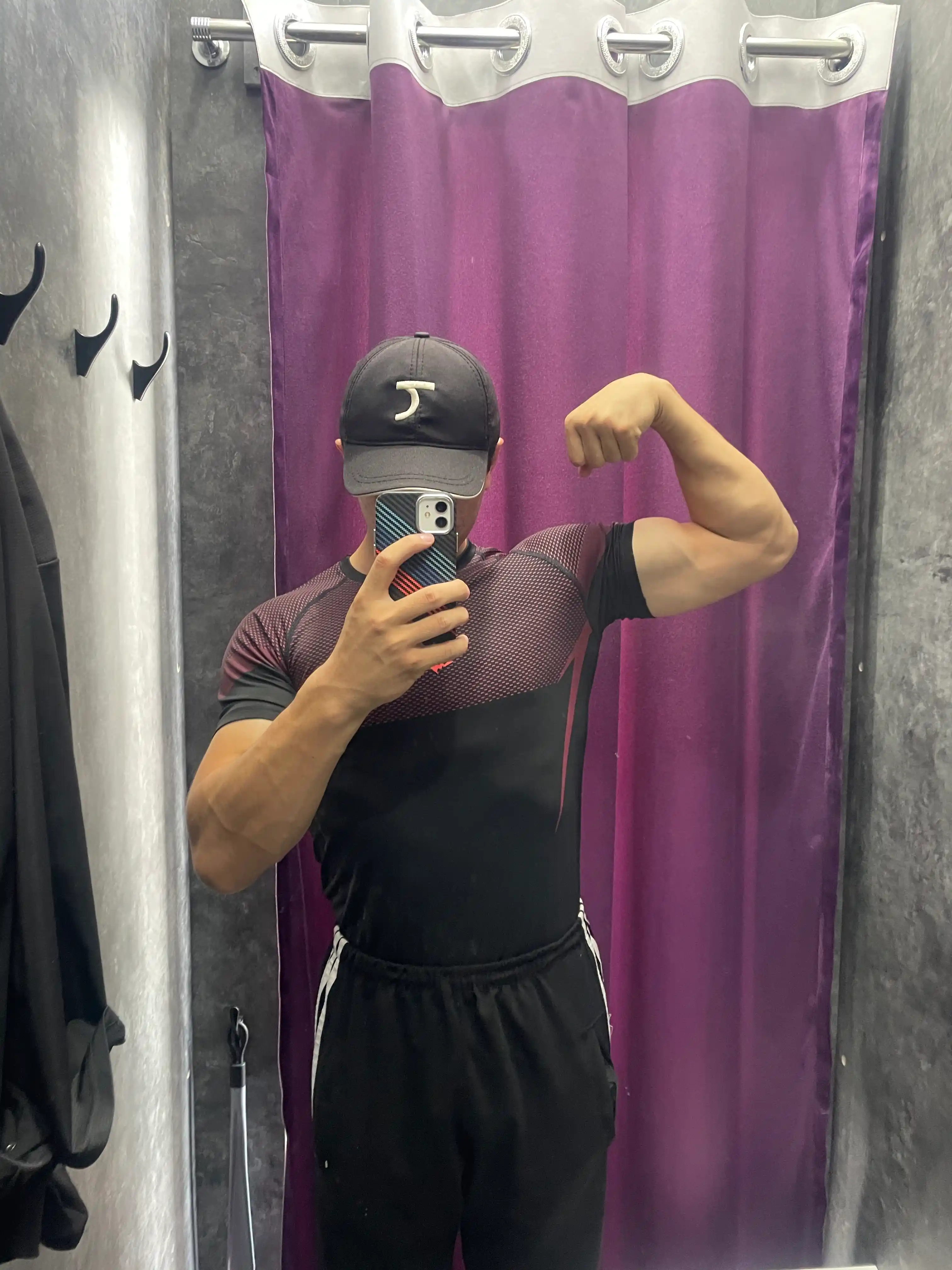 Gym Shark uslubidagi kompression futbolka - rashgard, sport, erkaklar uchun, fitnes uchun