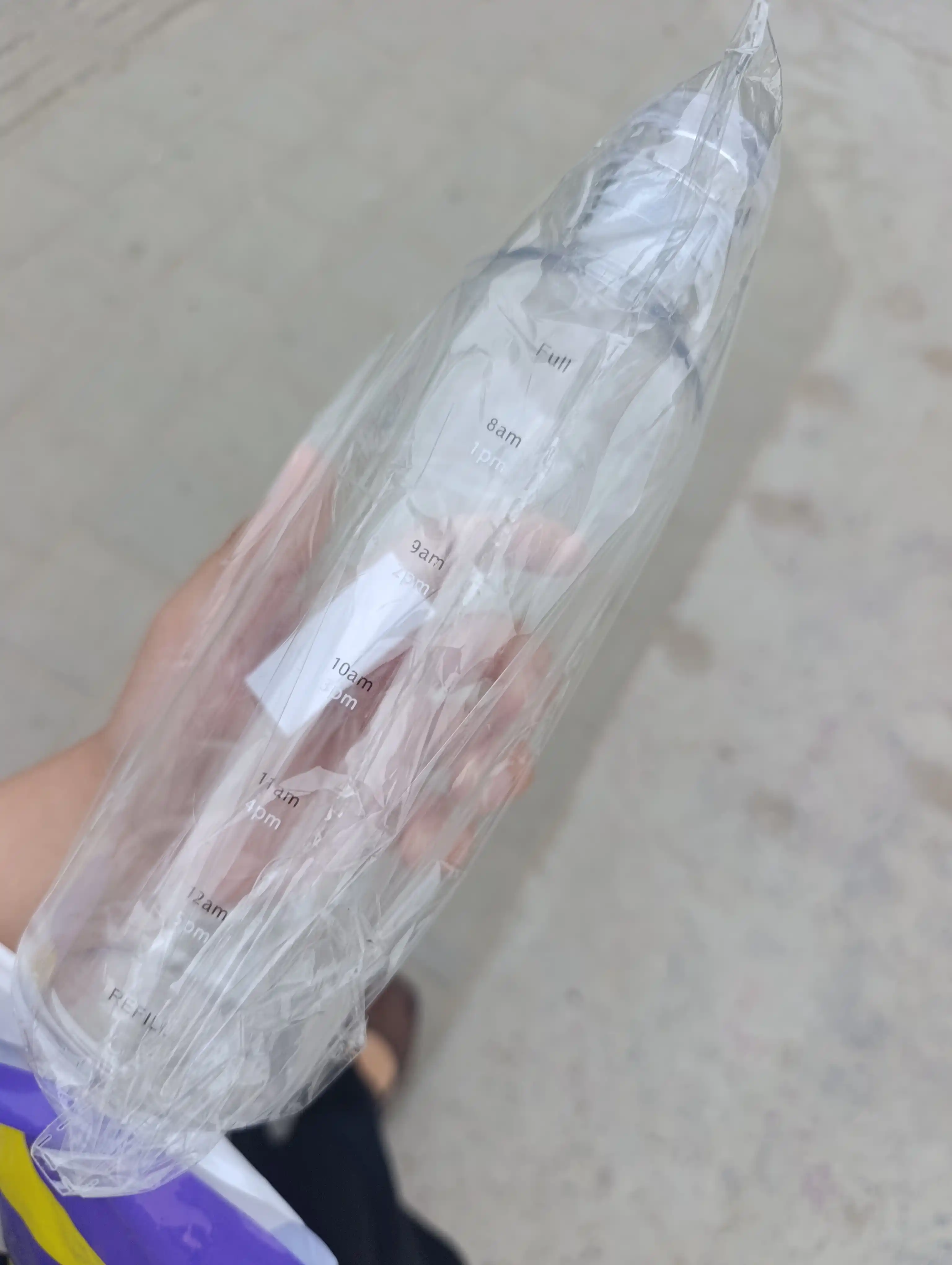 Suv uchun estetik plastik idish (butilka), o'lchov shkalasi bilan, 500 ml va 750 ml