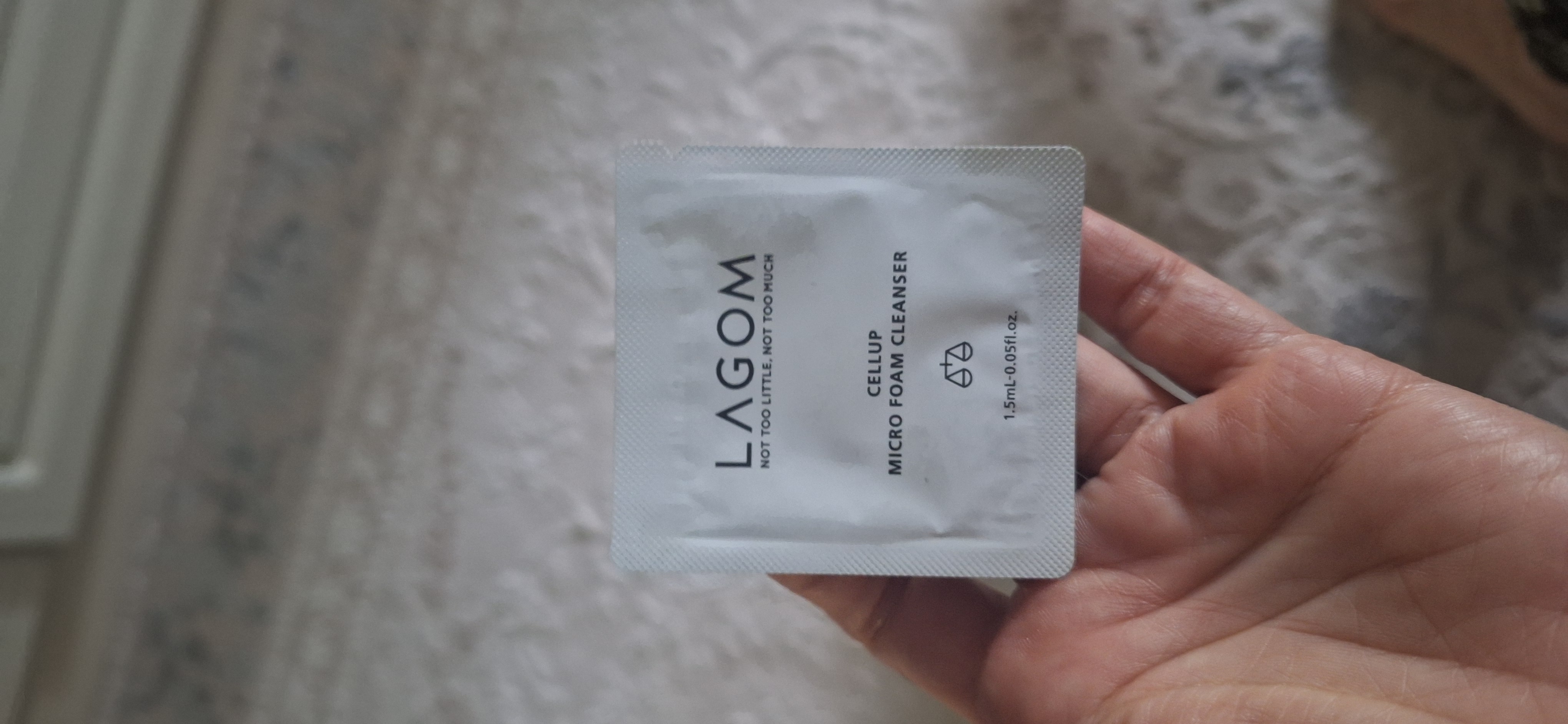 SKIN1004 Centella Velvet rang beruvchi quyoshdan himoya qiluvchi krem, mat qoplamali SPF50