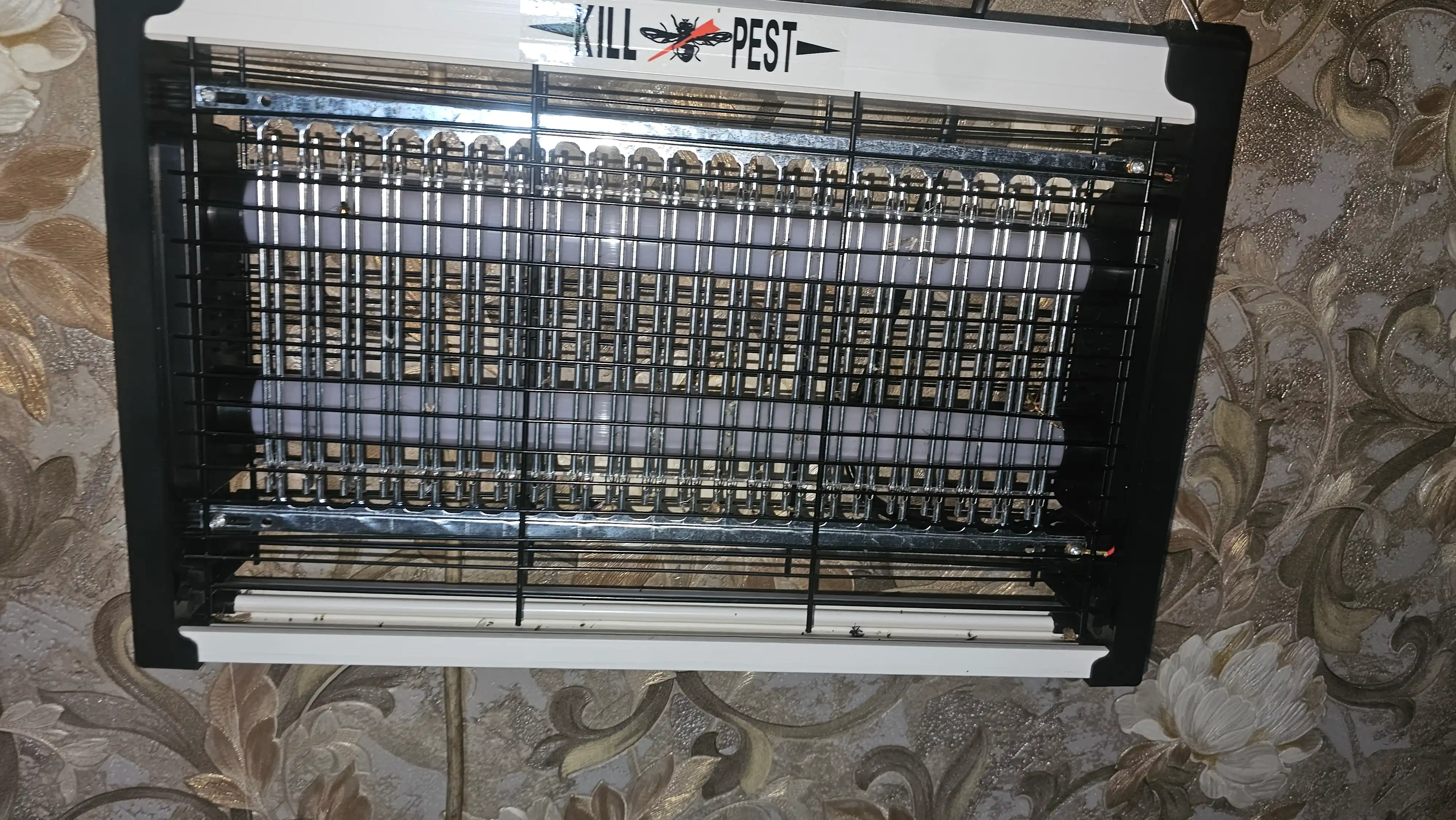 Chivin, pashsha va hasharotlarga qarshi elektr chivin urgich