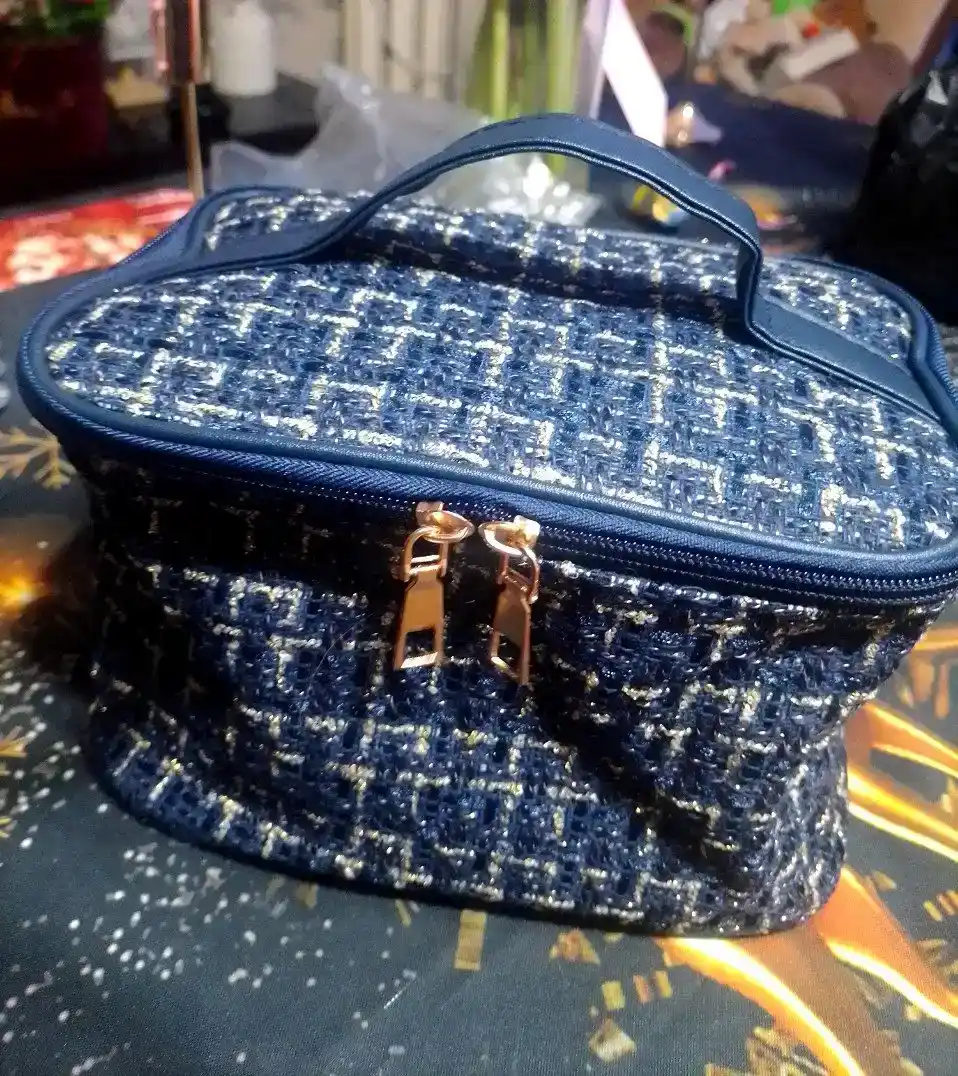 Katta hajmli premium kosmetichka, suvga chidamli organayzer sumka