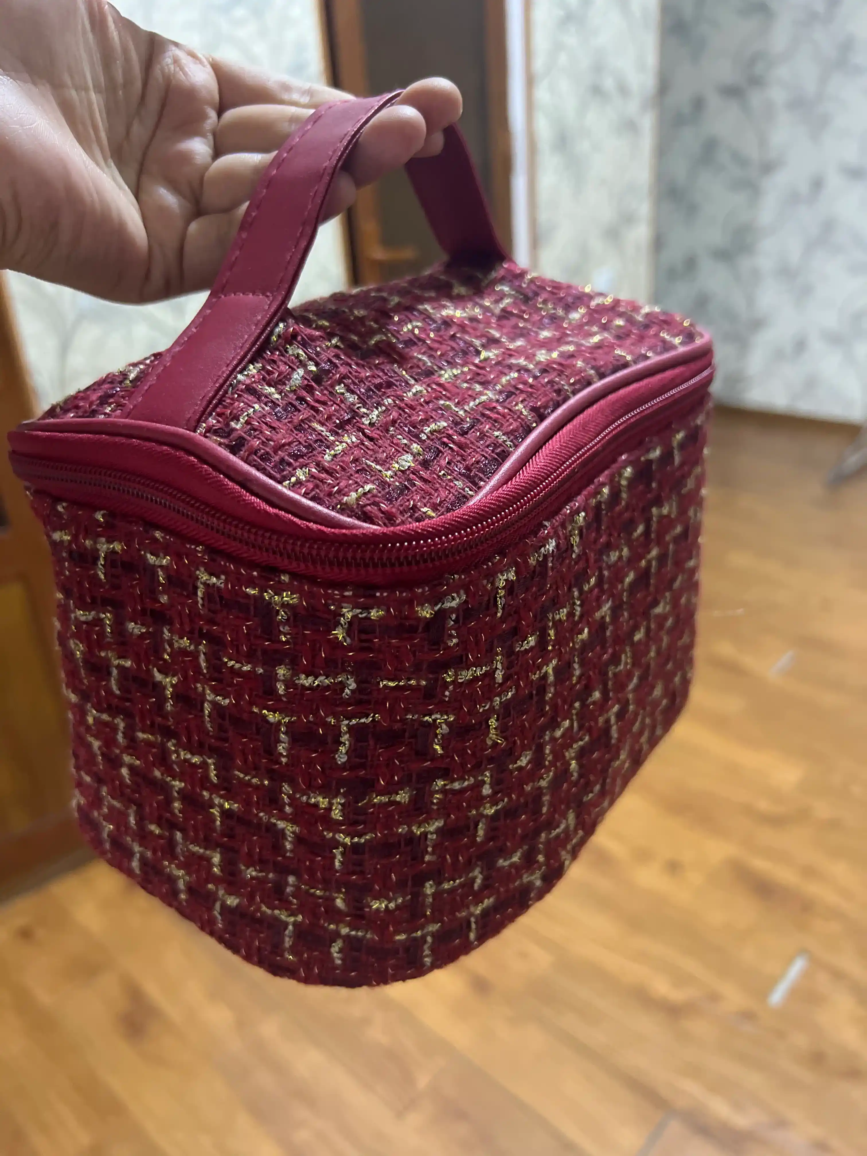 Katta hajmli premium kosmetichka, suvga chidamli organayzer sumka
