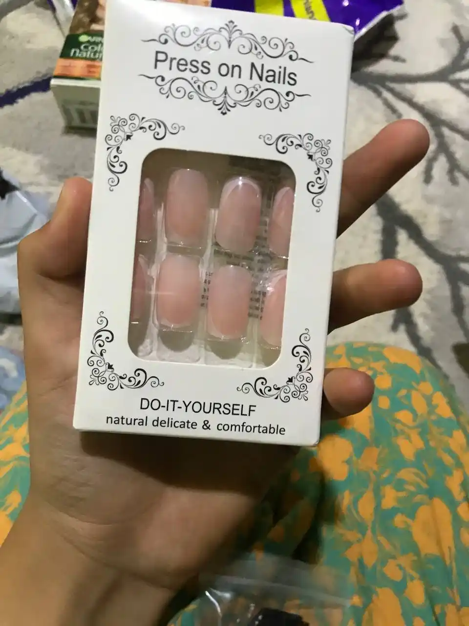 Garnier "Color Naturals" soch uchun chidamli to‘yimli krem bo‘yog‘i, 6 tusli Les. Yong‘oq