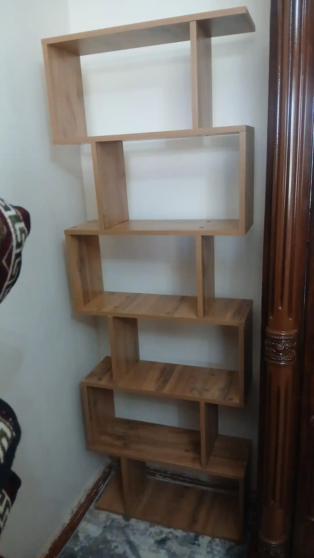 Rack - o'yinchoqlar va kitoblar uchun mebel yog'och zamin shkafi tokchasi