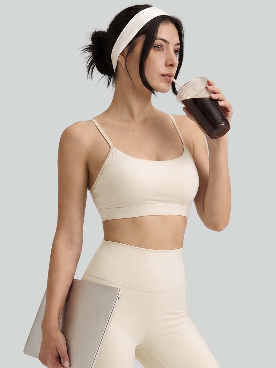 Topik, sport top, fitnes uchun chashkali sport topi, yoga, sport kiyimlari ayollar uchun