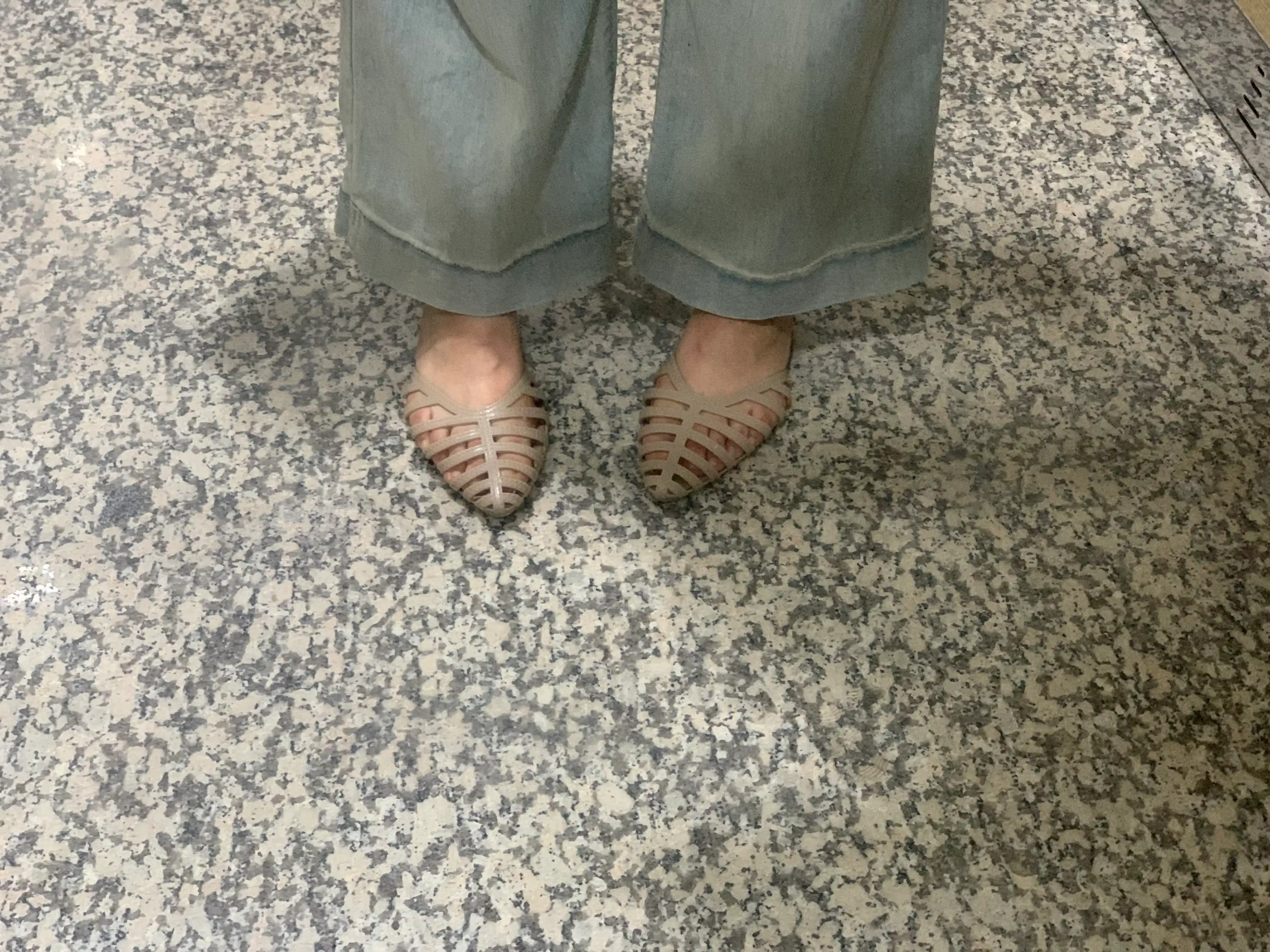 Ayollar tuflisi Ofis va uy uchun past poshnali