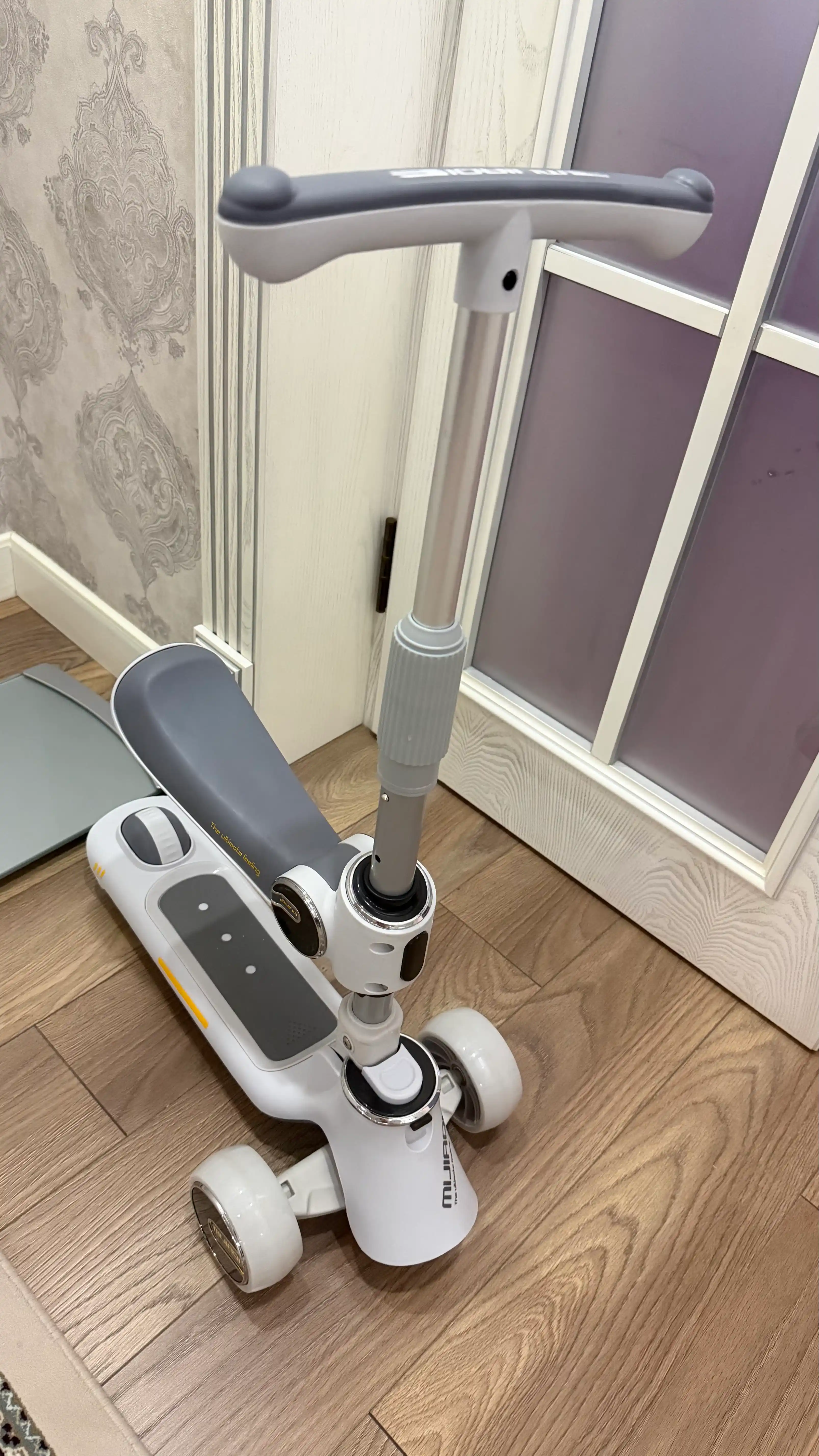 FIDGO bolalar samokati, Bluetooth va buklanadigan rul bilan