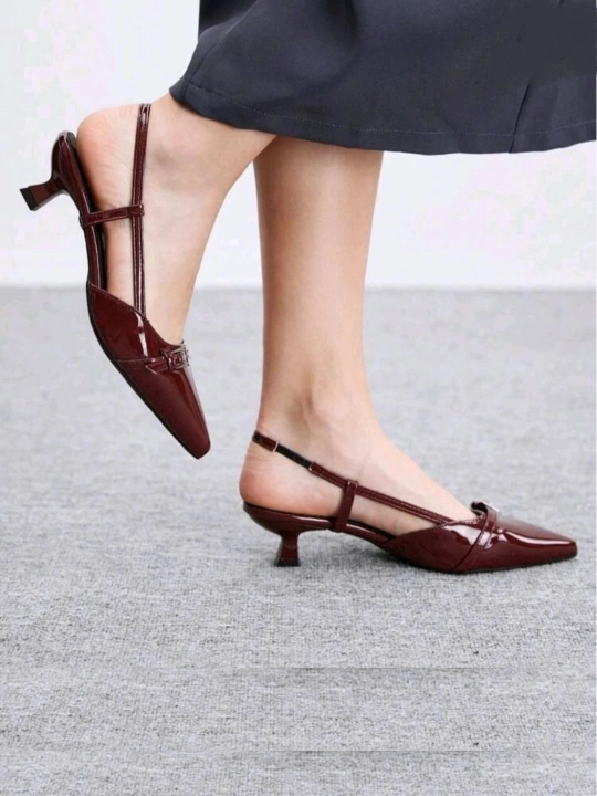 Past poshnali o‘tkir uchli ayollar slingback poyabzali
