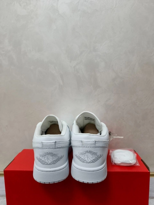 JORDAN 1 LOW