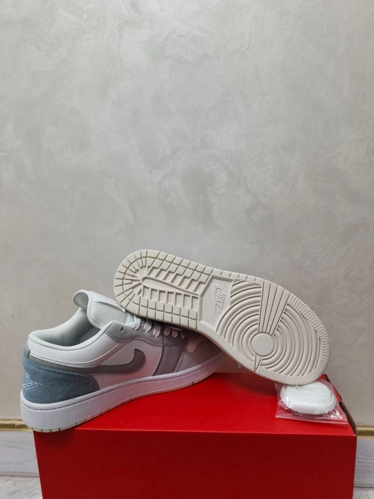JORDAN 1 LOW