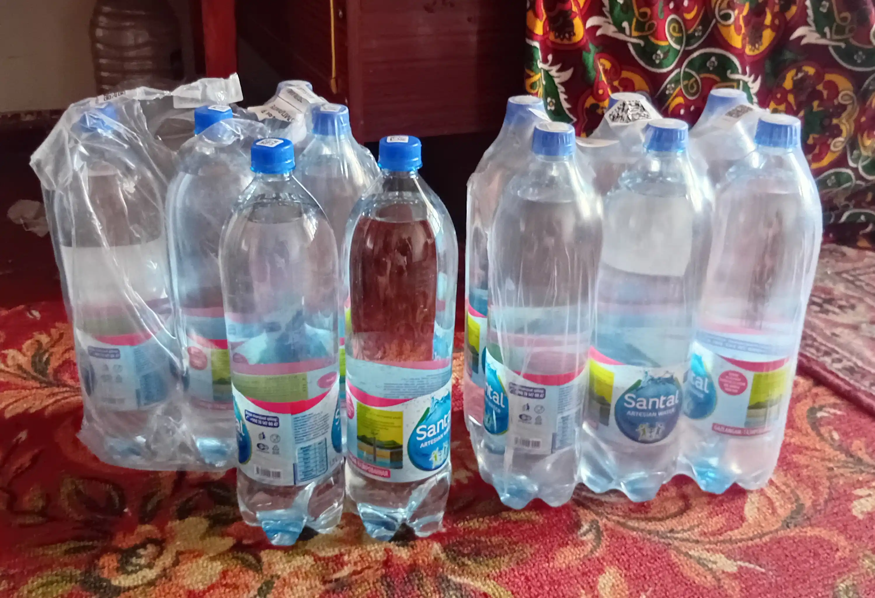 Gazlangan suv SANTAL, 1.5 litr dan 6 dona