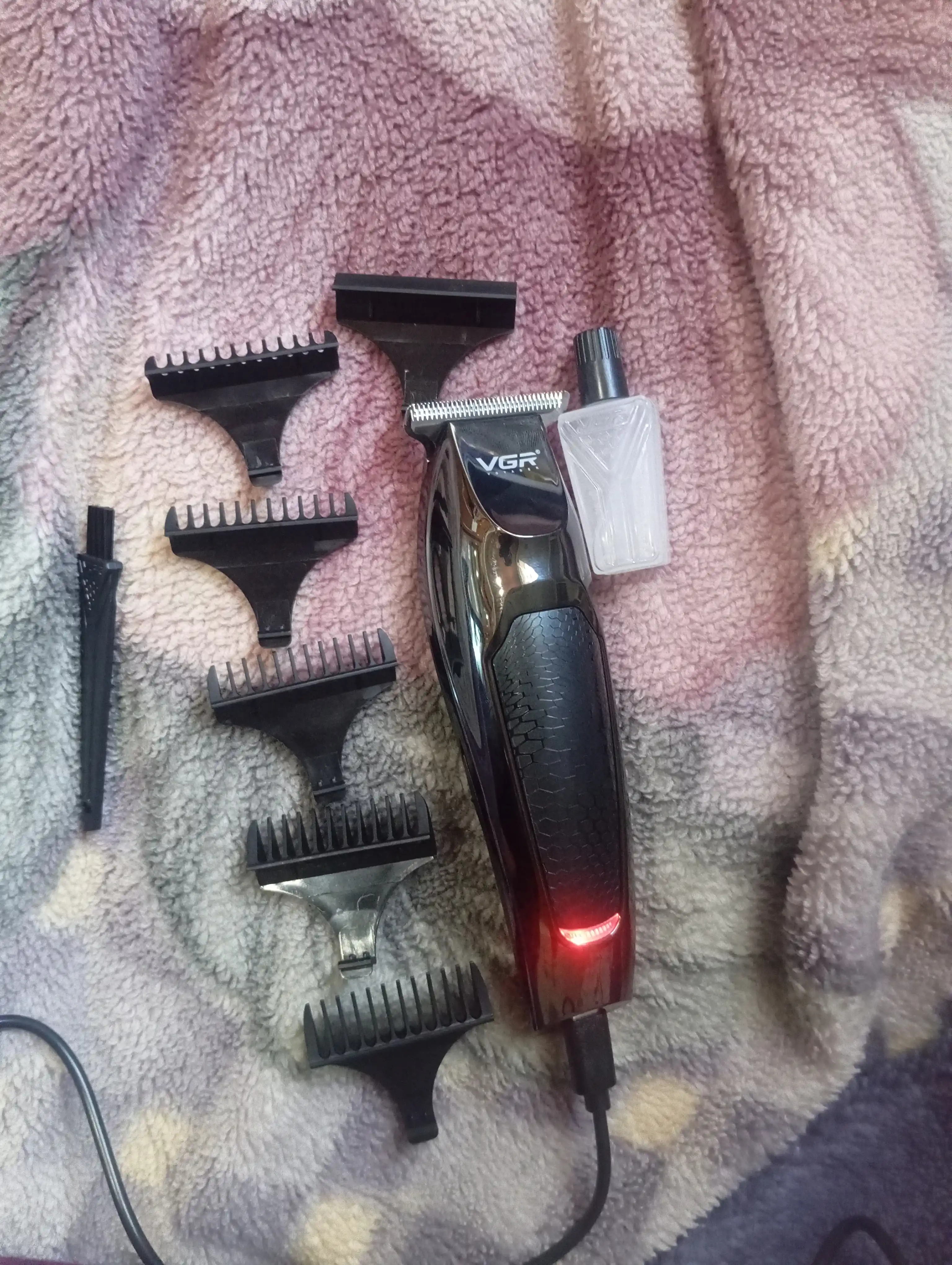 Trimmer soch olish mashinasi VGR V-030, trimmer soqol olish uchun mashina