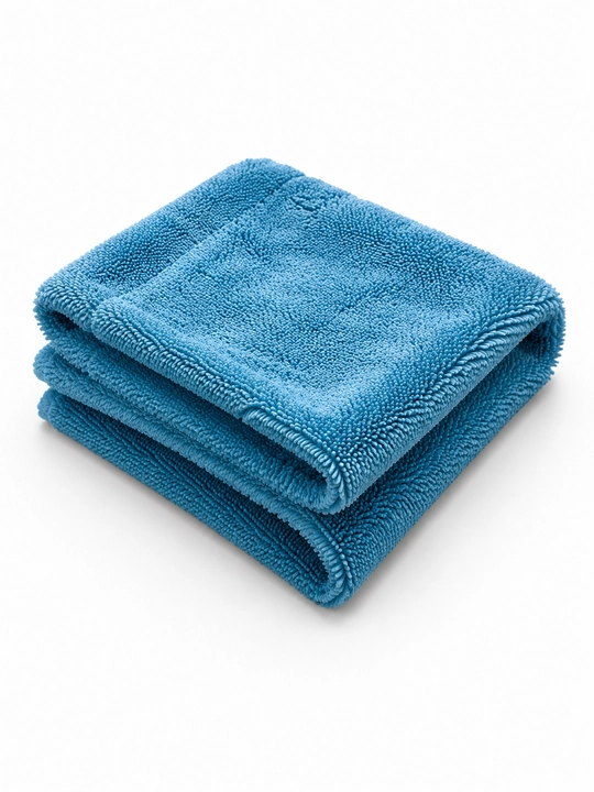 Avtomobilni yuvgandan keyin quritish uchun mo‘ljallangan mikrofiber sochiq