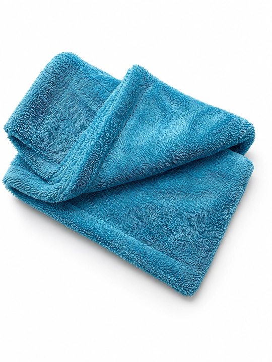 Avtomobilni yuvgandan keyin quritish uchun mo‘ljallangan mikrofiber sochiq