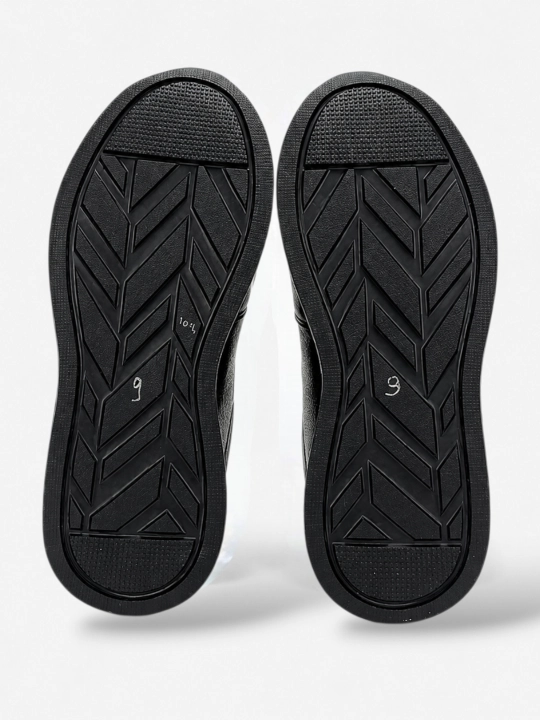 Erkaklar uchun Premium Black charm krossovkalar – tabiiy charm va zamsha, qulay taglik