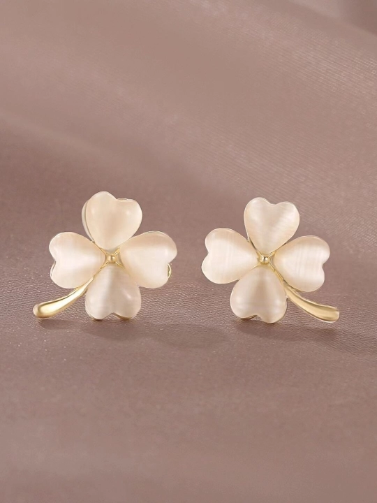 Ayollar uchun zirak, "Lucky Clover" ayollar sirg‘asi sadaf to‘rt bargli, nafis dizaynda - 