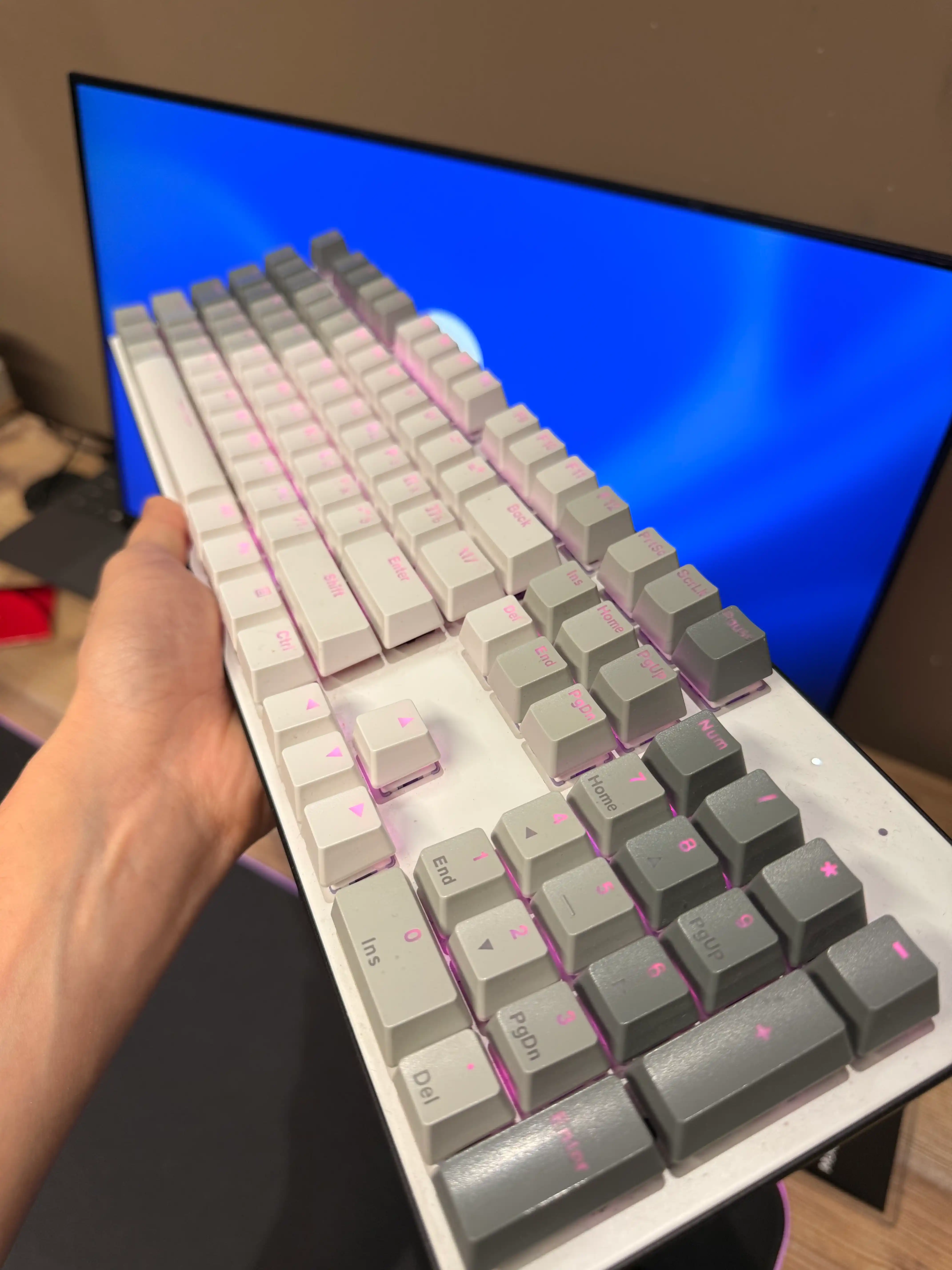 Gaming mexanik klaviatura Lorgar Azar 514, RU/ENG, RGB yoritgichli bilan