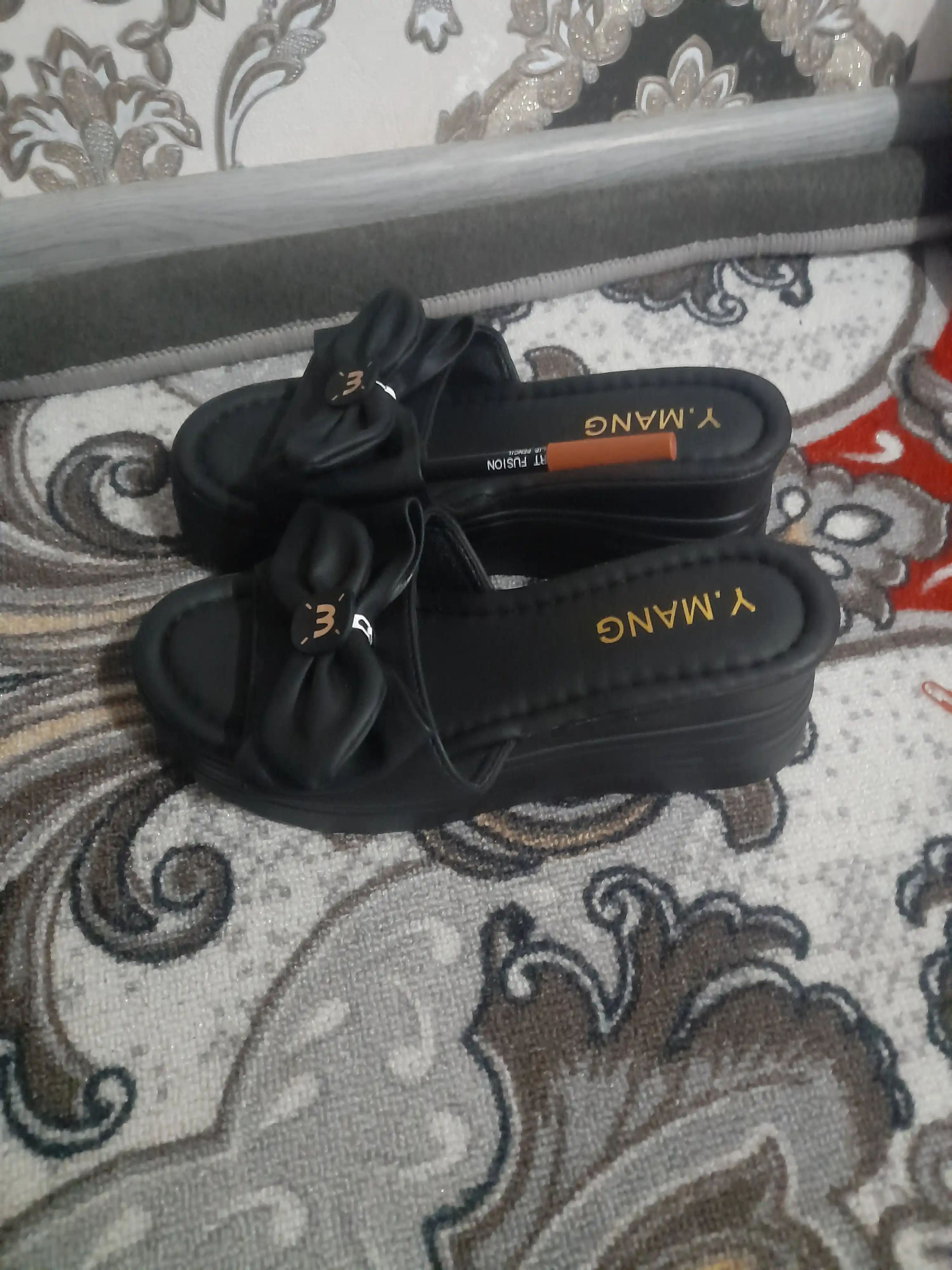 Ayollar oyoq kiyimi, kuzgi sandal, shippak, sabo