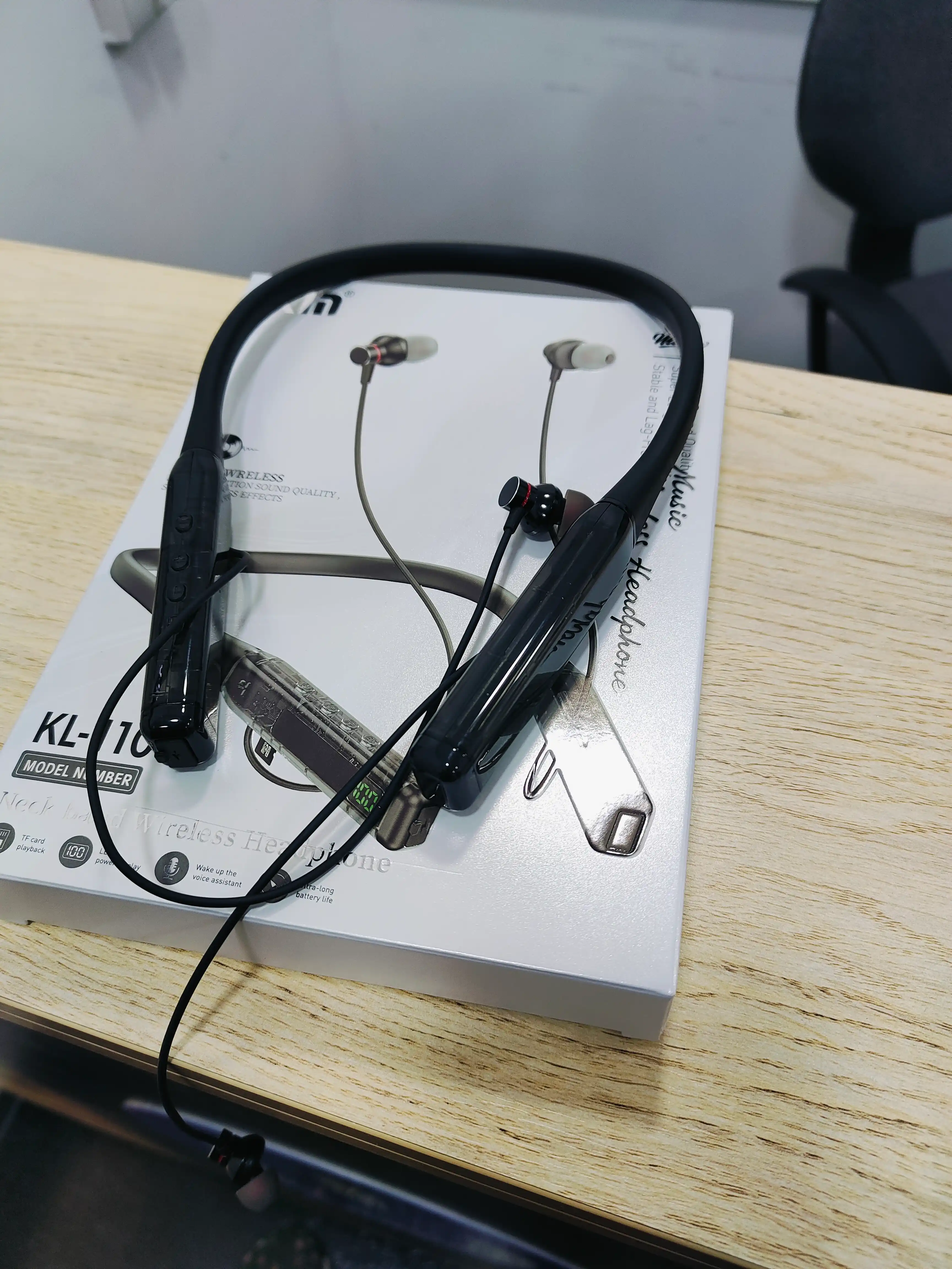 Simsiz quloqchin KIN KL110 neckband 38 soat Bluetooth TF-karta mikrofon