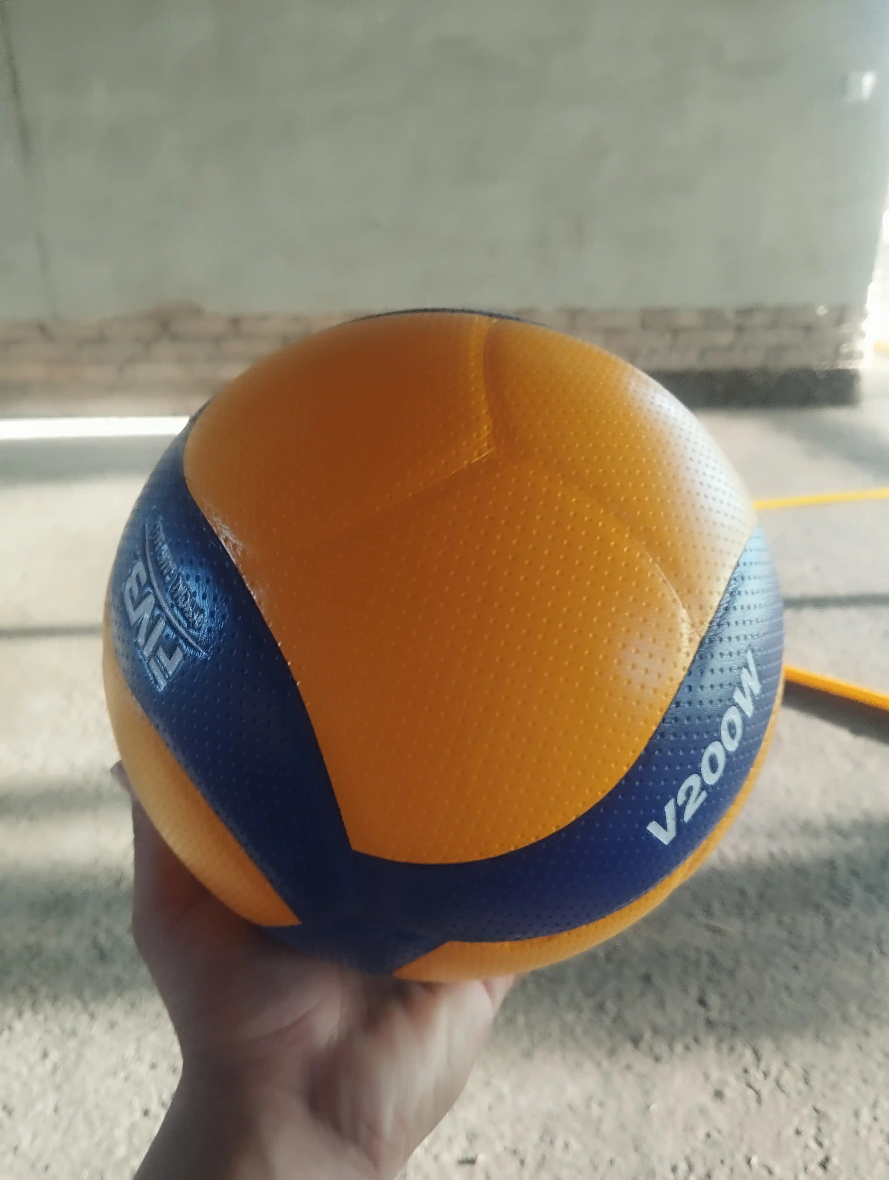 Voleybol to'pi V200 Nasos va Igna bilan
