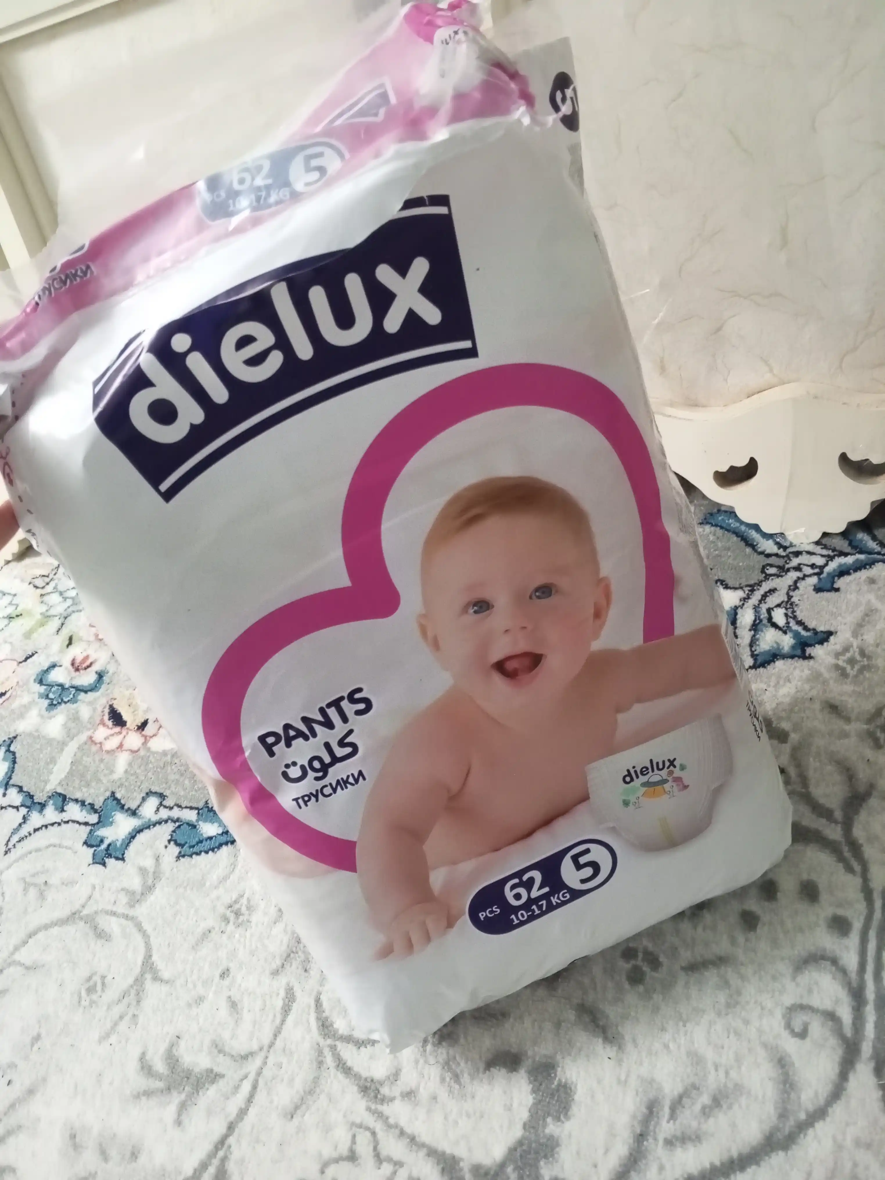 Dielux taglik-trusiklar, 5-o‘lcham (10–17 kg), 62 dona