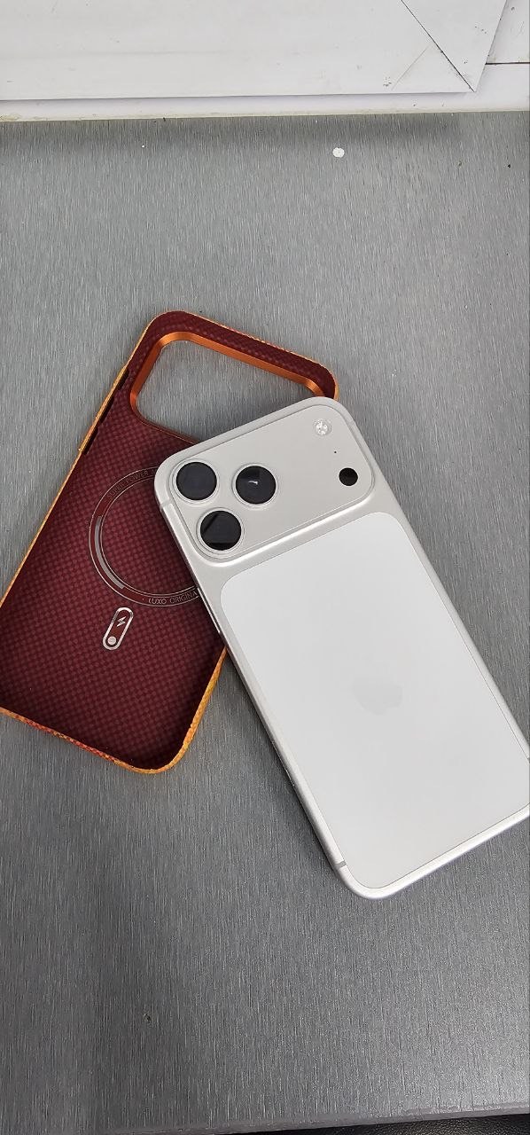IPhone 17 Pro Max uchun Luxo Carbon Magsafe magnitli g'ilofi