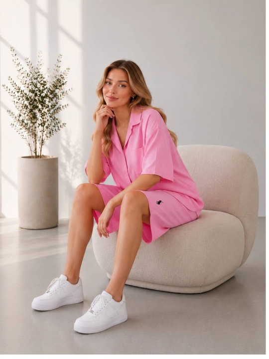 Ayollar uchun yozgi ikki qismli kostyum – ko‘ylak va shortik, oversize, 46-52