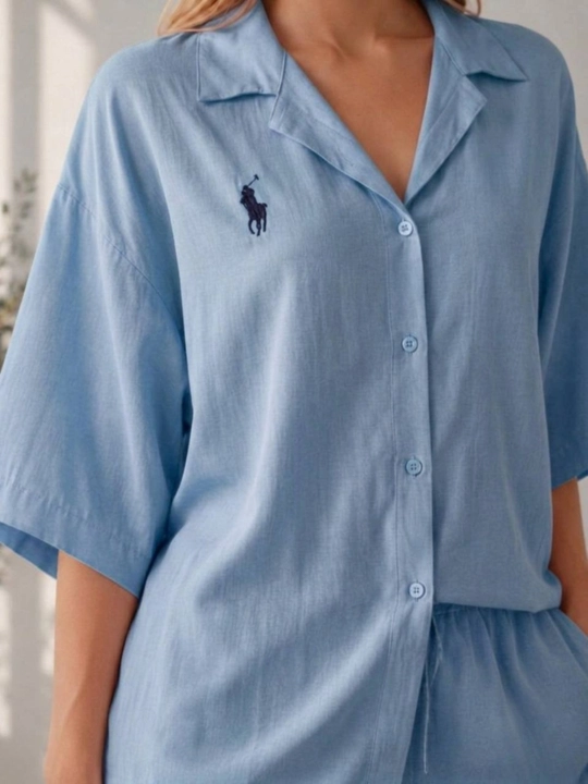 Ayollar uchun yozgi ikki qismli kostyum – ko‘ylak va shortik, oversize, 46-52