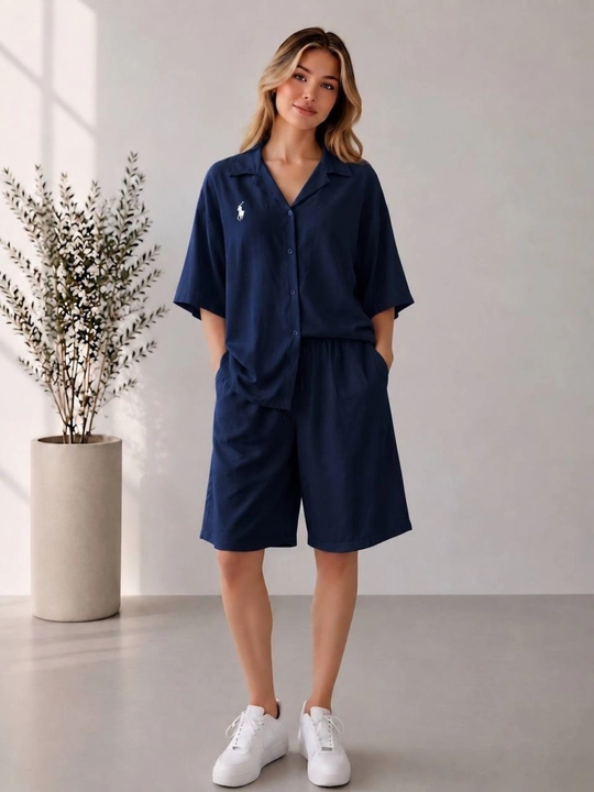 Ayollar uchun yozgi ikki qismli kostyum – ko‘ylak va shortik, oversize, 46-52 - 