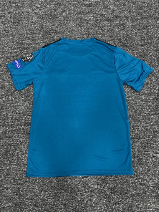 Retro futbol formasi