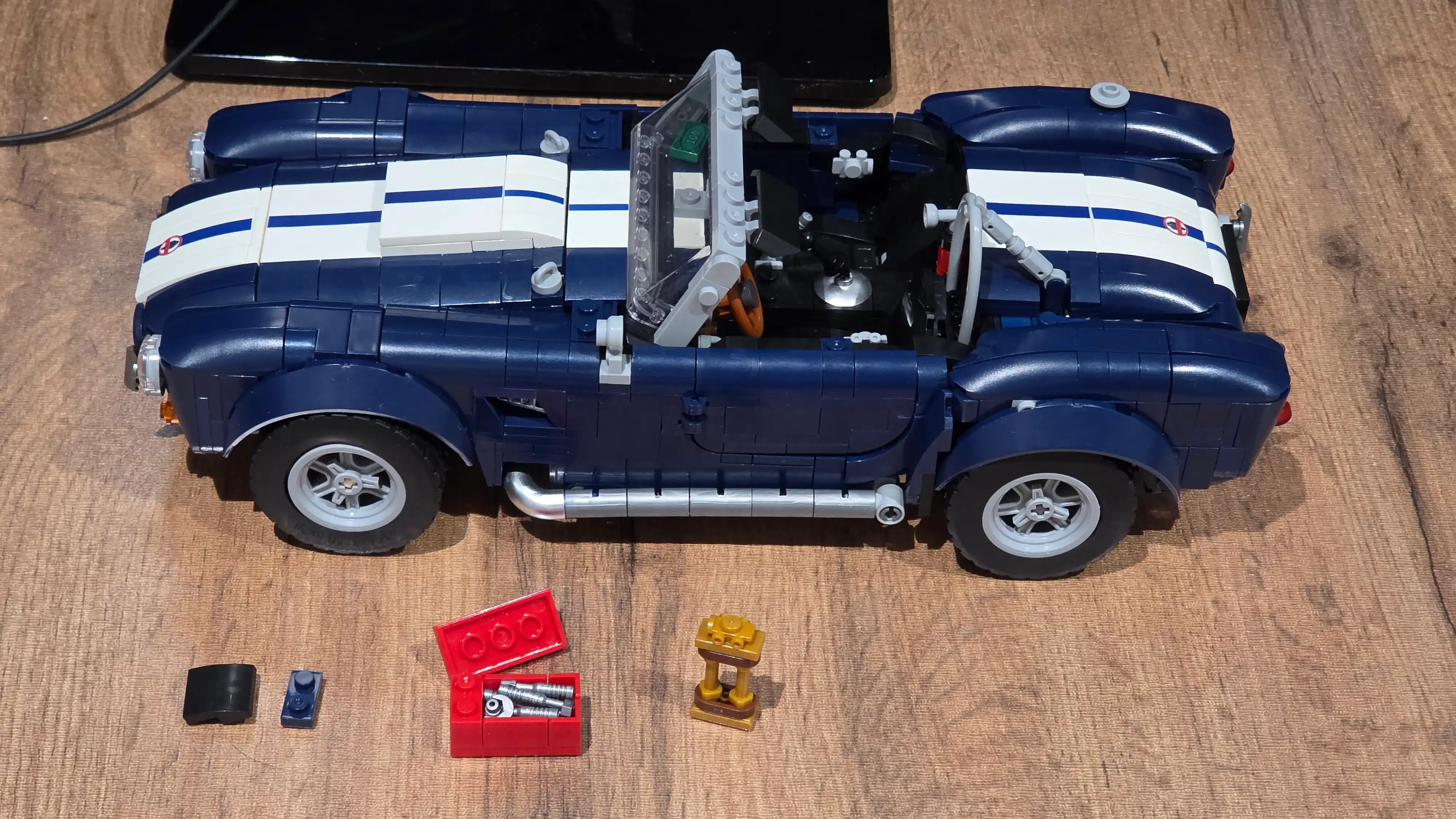 Formula 1 poyga mashinasi konstruktori, katta model 1:8 Technic, LEGO bilan mos keladi