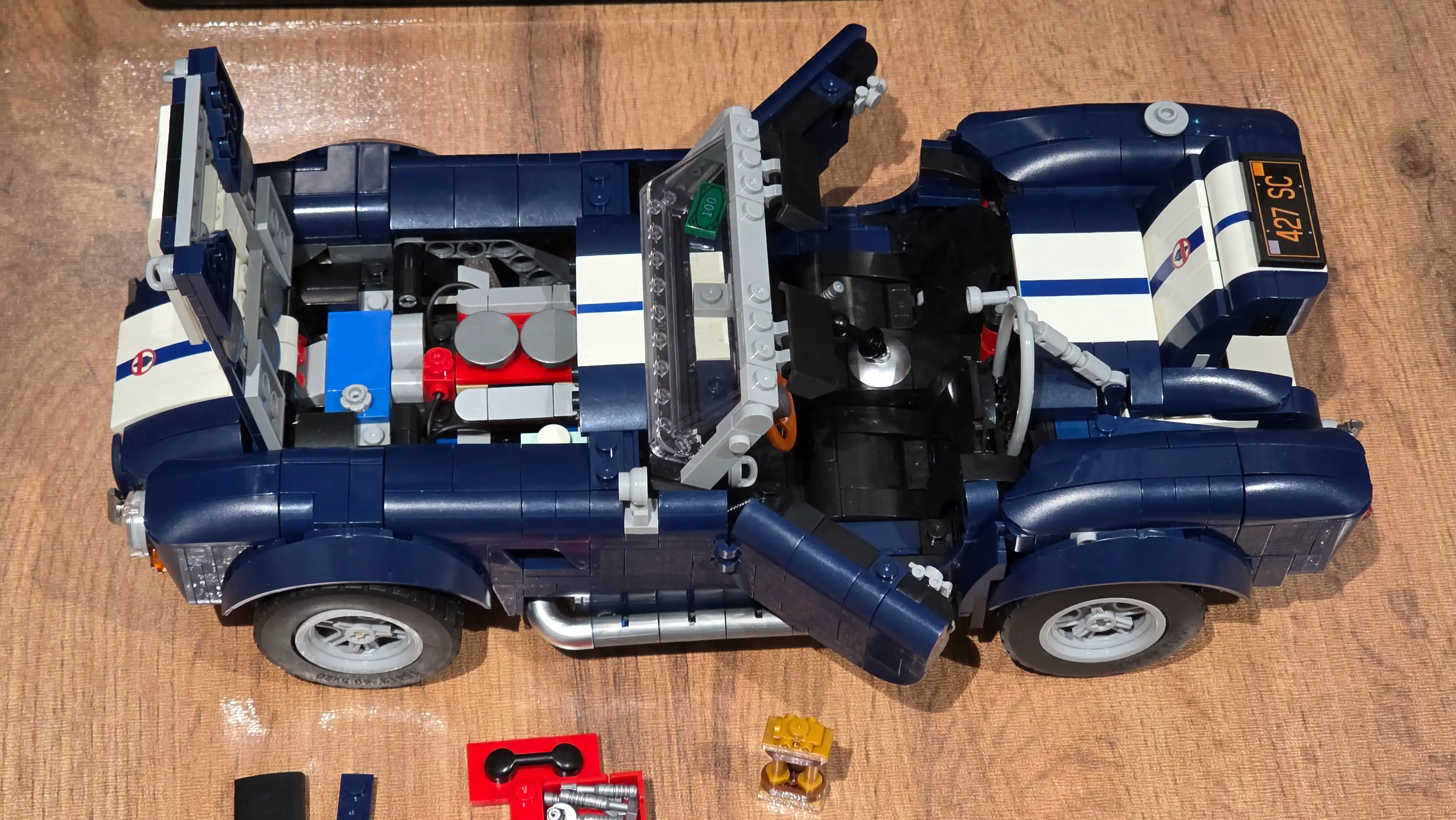 Formula 1 poyga mashinasi konstruktori, katta model 1:8 Technic, LEGO bilan mos keladi