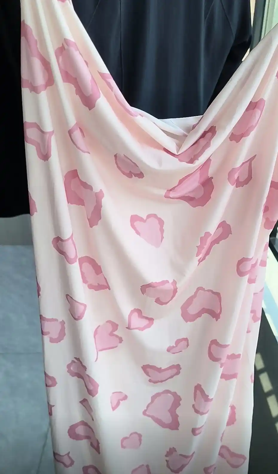 Ayollar pijama-penyuari (Xitoy), 2 dona birga, yengil va nafis uy kiyimi